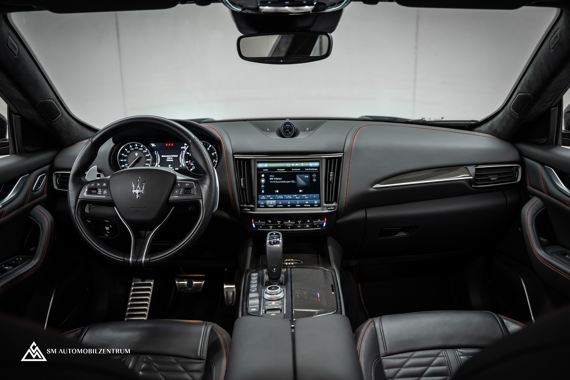 MASERATI Levante 3.8 V8 Trofeo / Maserati Garantie / Carbon Exterieur & Interieur / Panorama / 360°-image-22