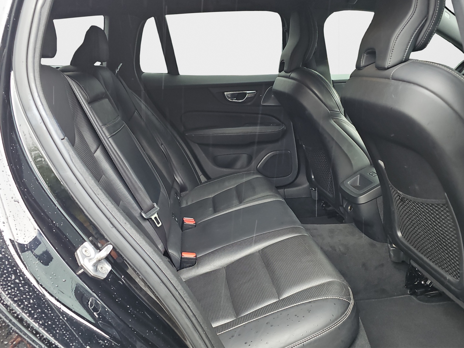 VOLVO V60 T6 AWD Inscription Geartronic-image-16