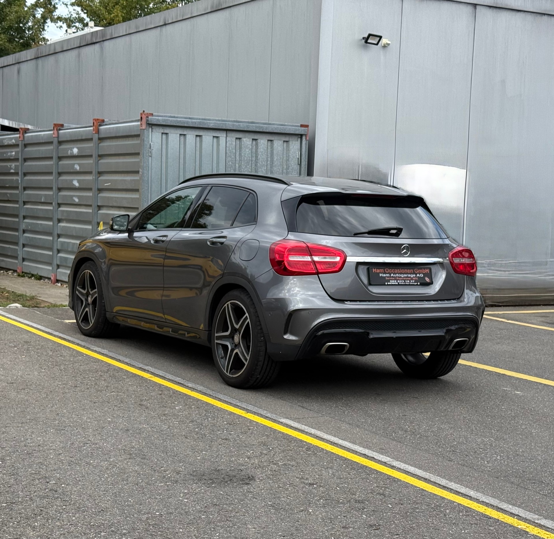 MERCEDES-BENZ GLA 250 AMG Line 4Matic 7G-DCT-showroom-element-2