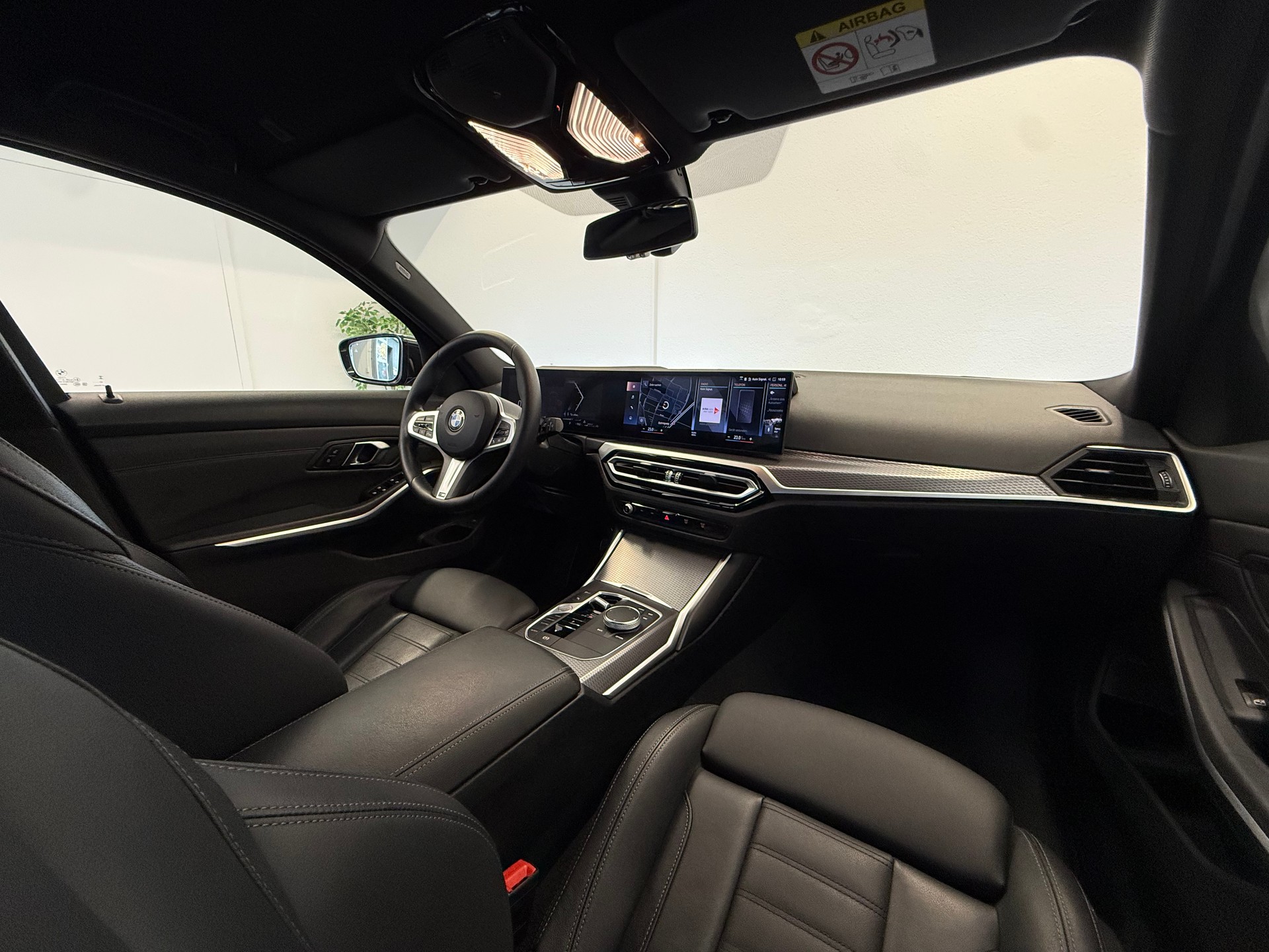 BMW 330d xDrive 48V Touring Steptronic M Sport-image-23