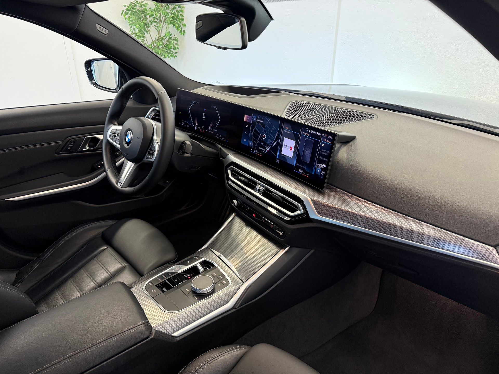 BMW 330d xDrive 48V Touring Steptronic M Sport-image-24