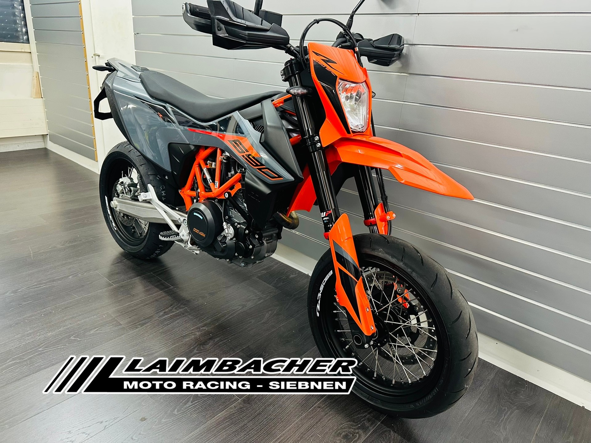 KTM 690 SMC-R-image-2