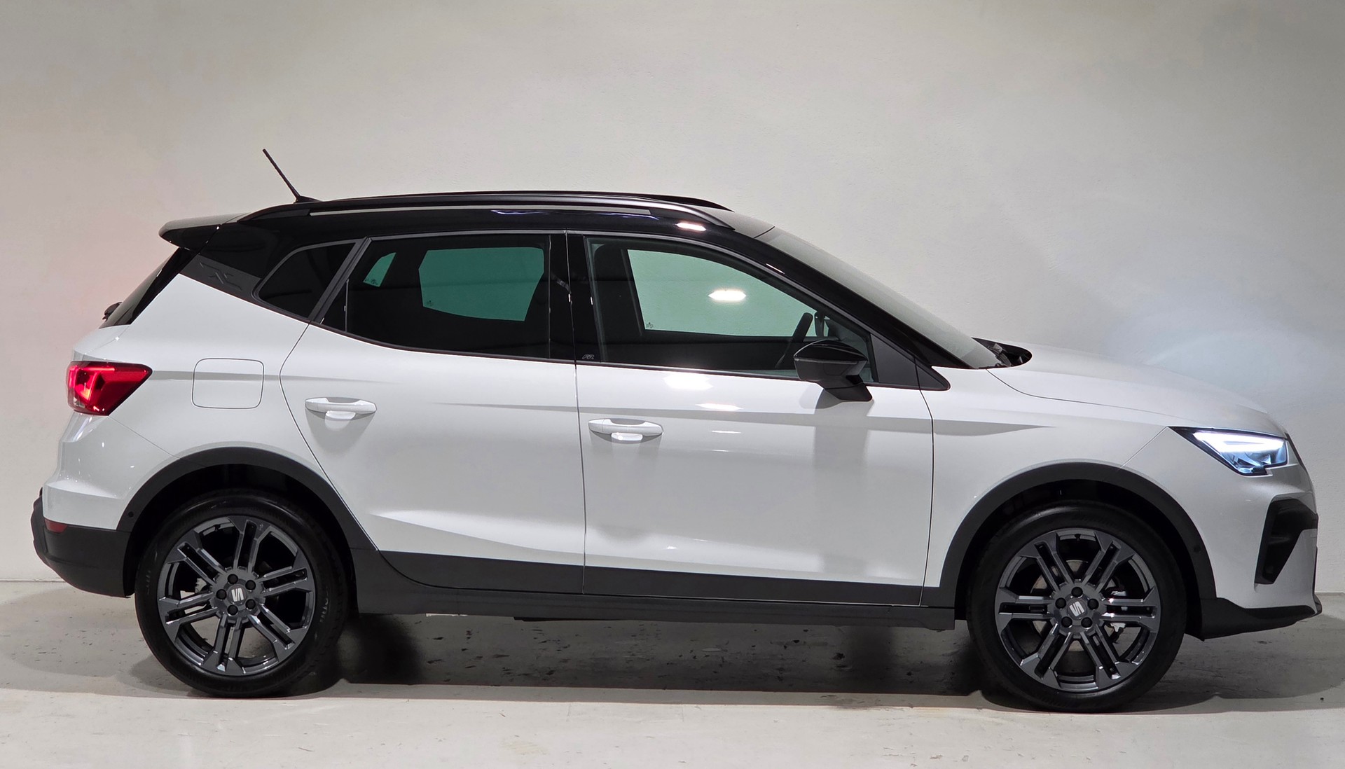 SEAT Arona 1.5 Eco TSI FR DSG-image-27