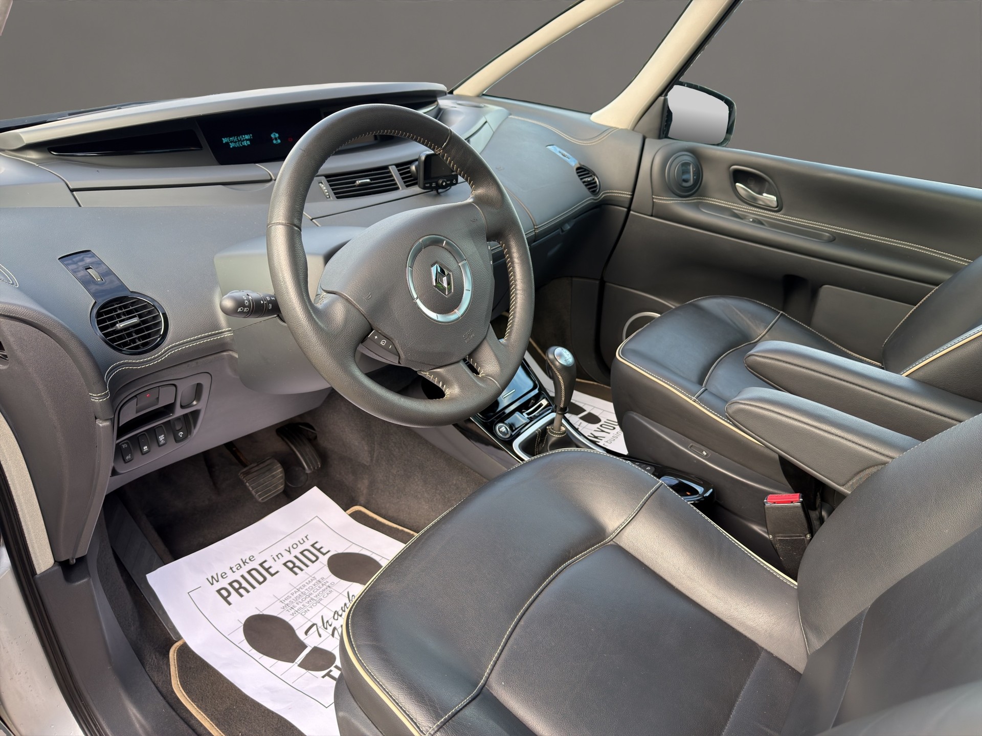 RENAULT Grand Espace 2.0 dCi Initiale Automatic 7 Plätze-image-4