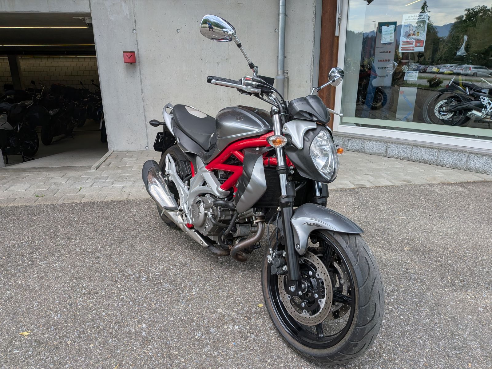 SUZUKI SFV 650 Gladius ABS (25kW)-image-1