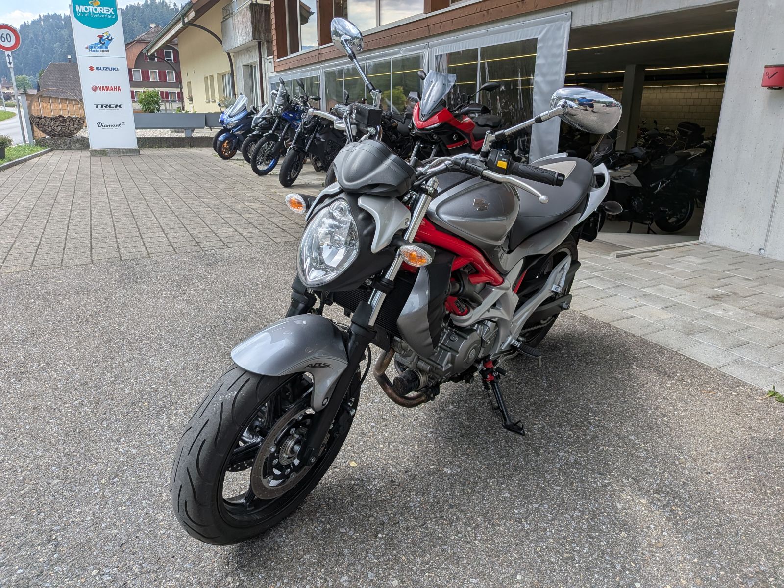 SUZUKI SFV 650 Gladius ABS (25kW)-image-2