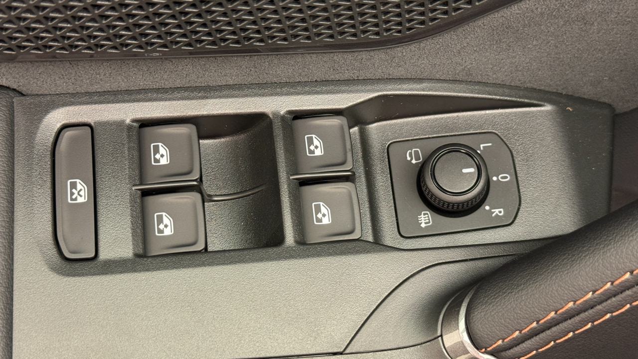 CUPRA LEON 2.0 TSI VZ DSG-image-8