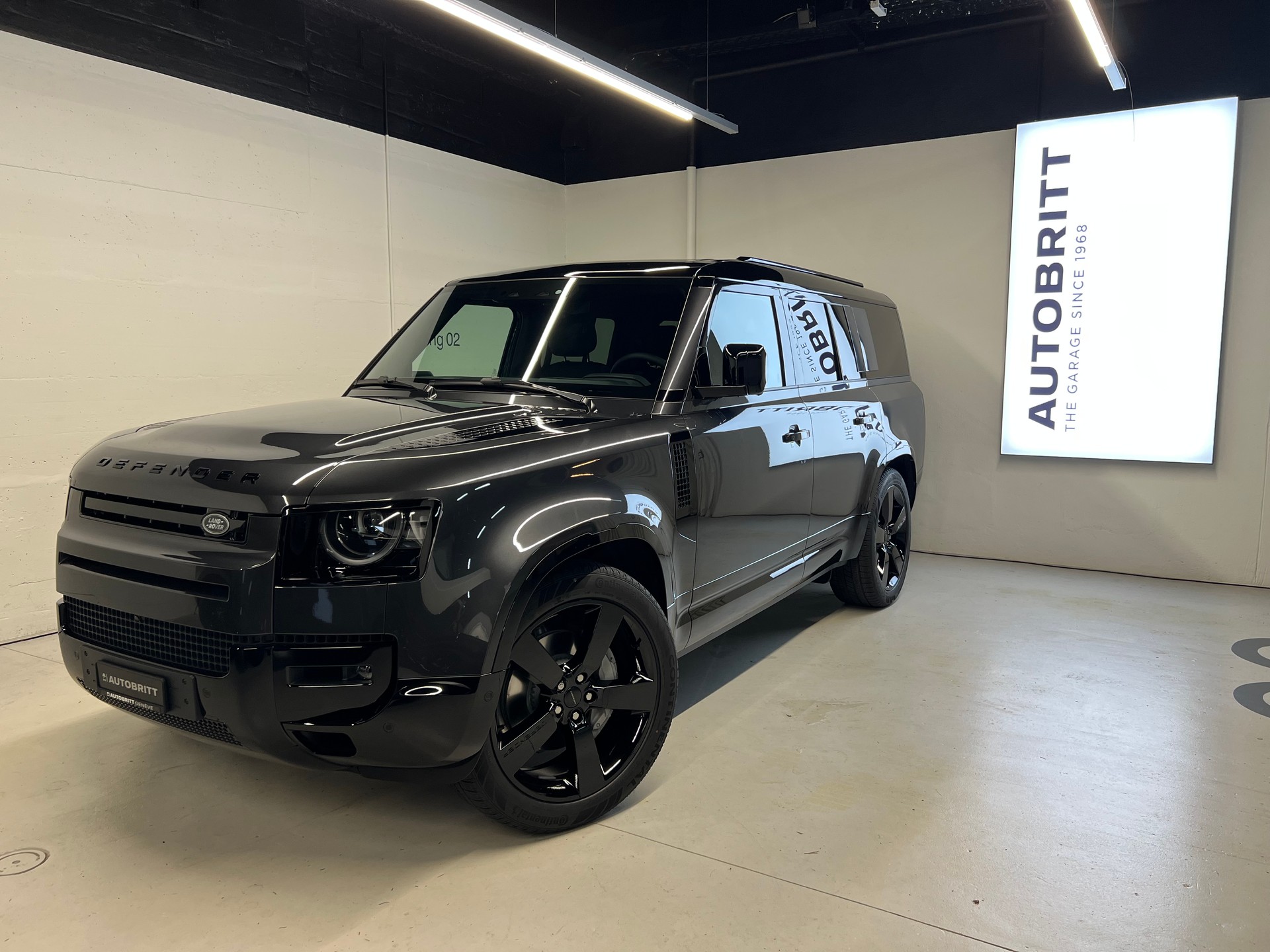 LAND ROVER Defender 130 3.0 D I6 350 X-Dynamic HSE