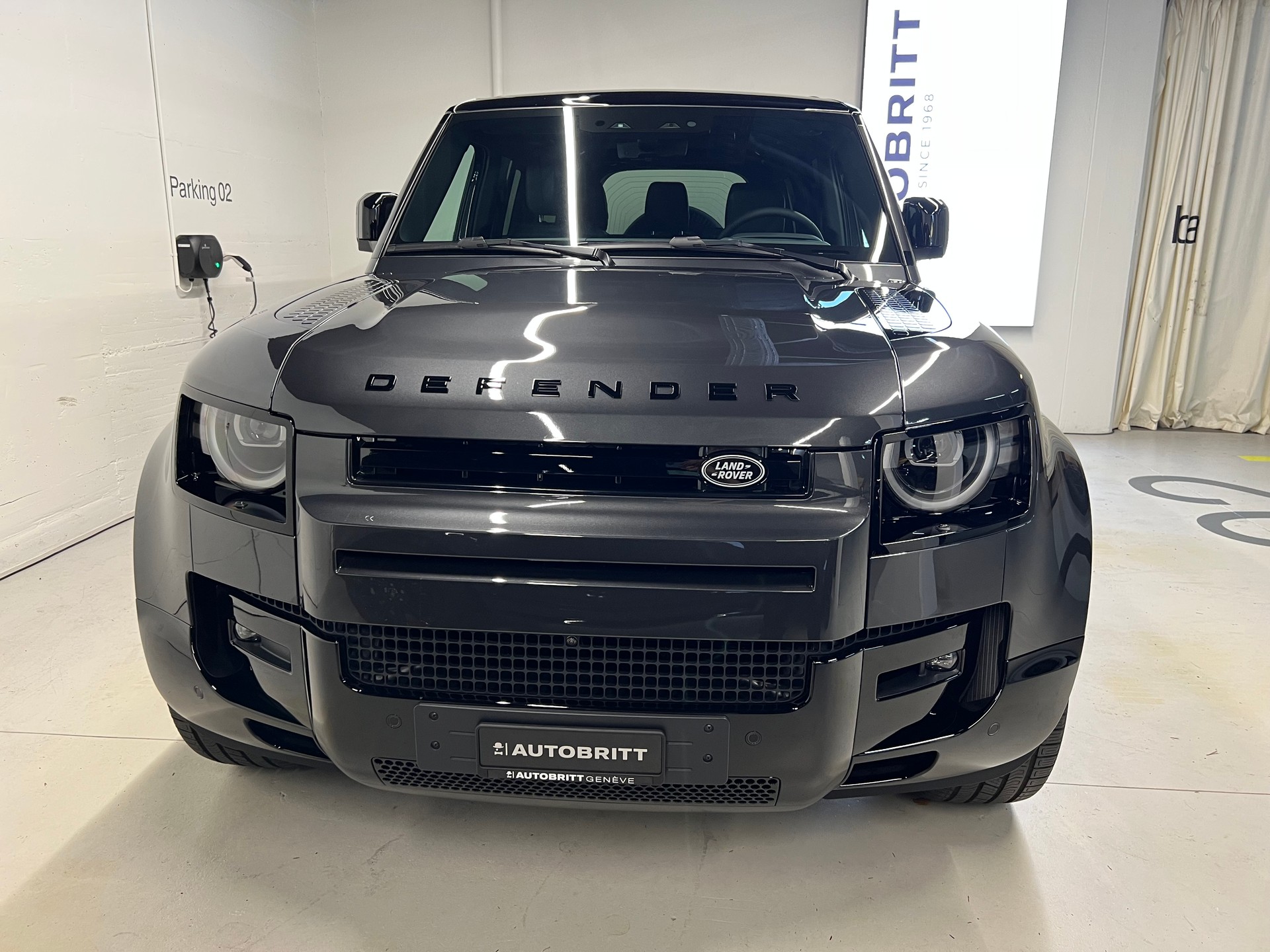 LAND ROVER Defender 130 3.0 D I6 350 X-Dynamic HSE-image-9