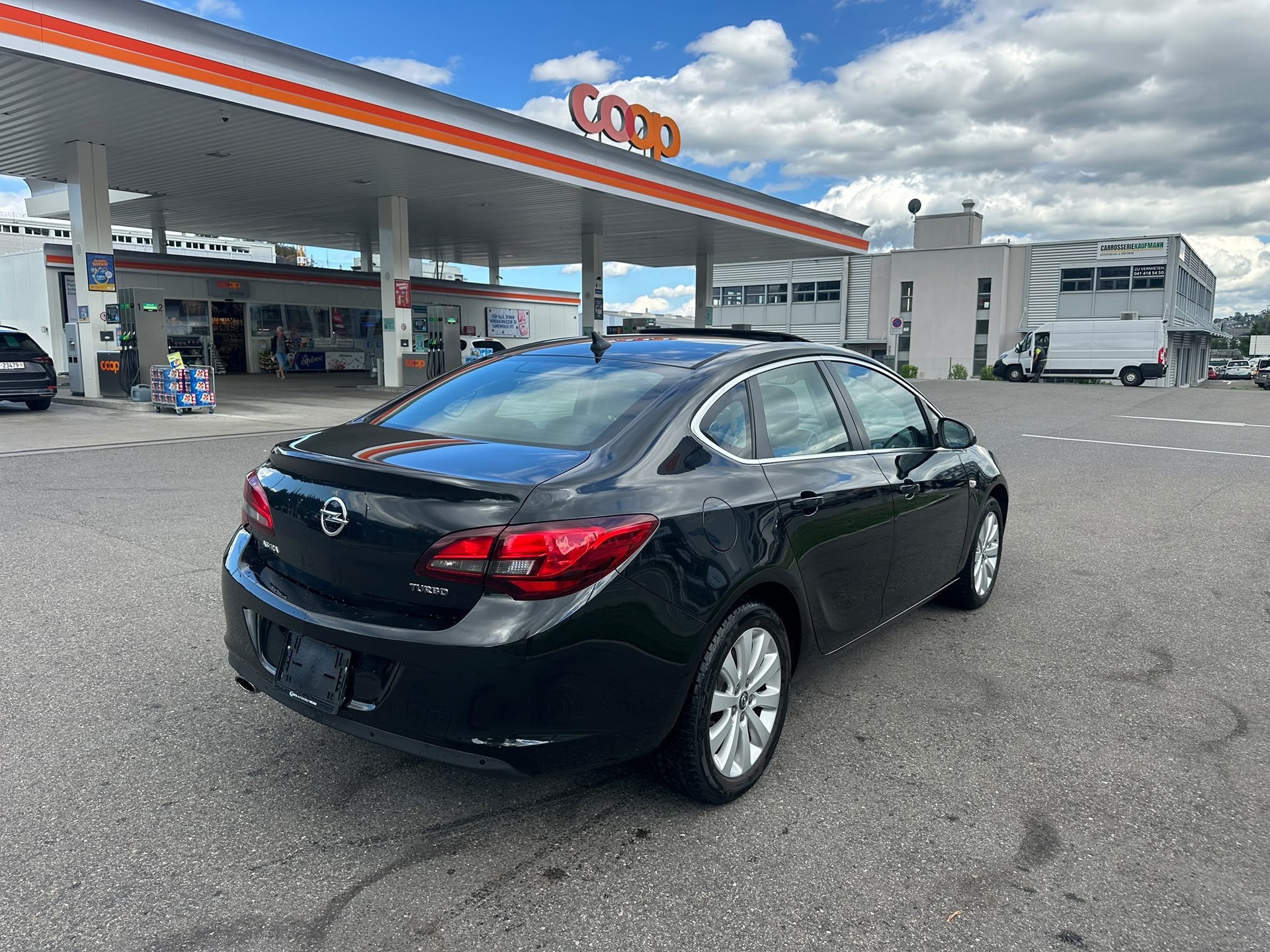 OPEL Astra 1.6i 16V Turbo Cosmo Automatic-image-3