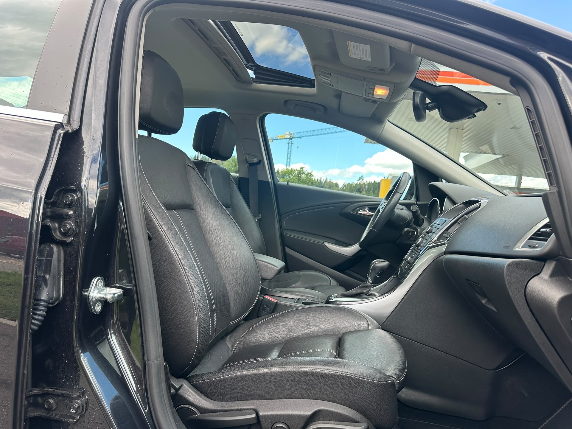 OPEL Astra 1.6i 16V Turbo Cosmo Automatic-image-11