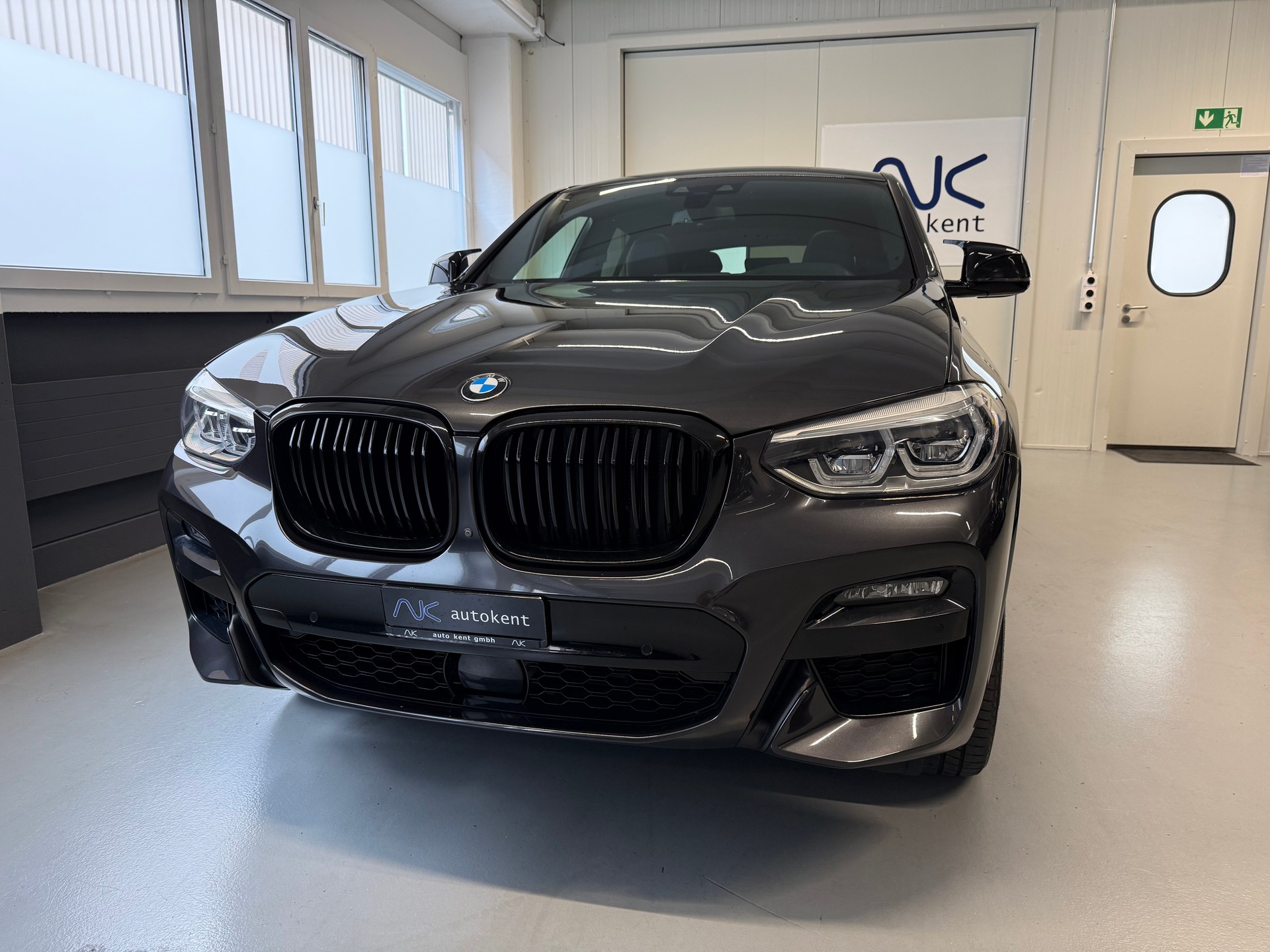 BMW X4 xDrive 30d M Sport X Steptronic-showroom-element-1