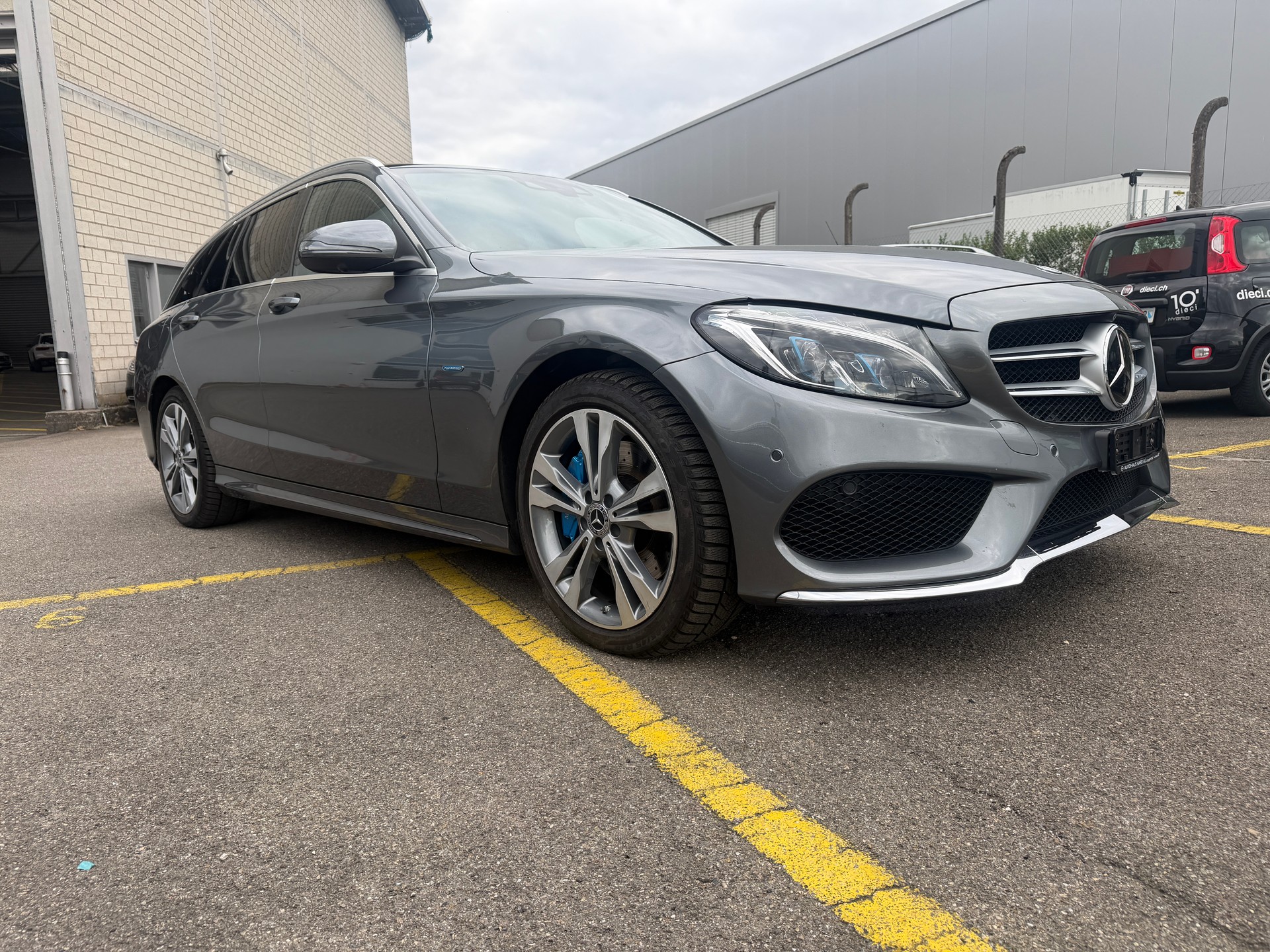 MERCEDES-BENZ C 350 e AMG Line 7G-Tronic