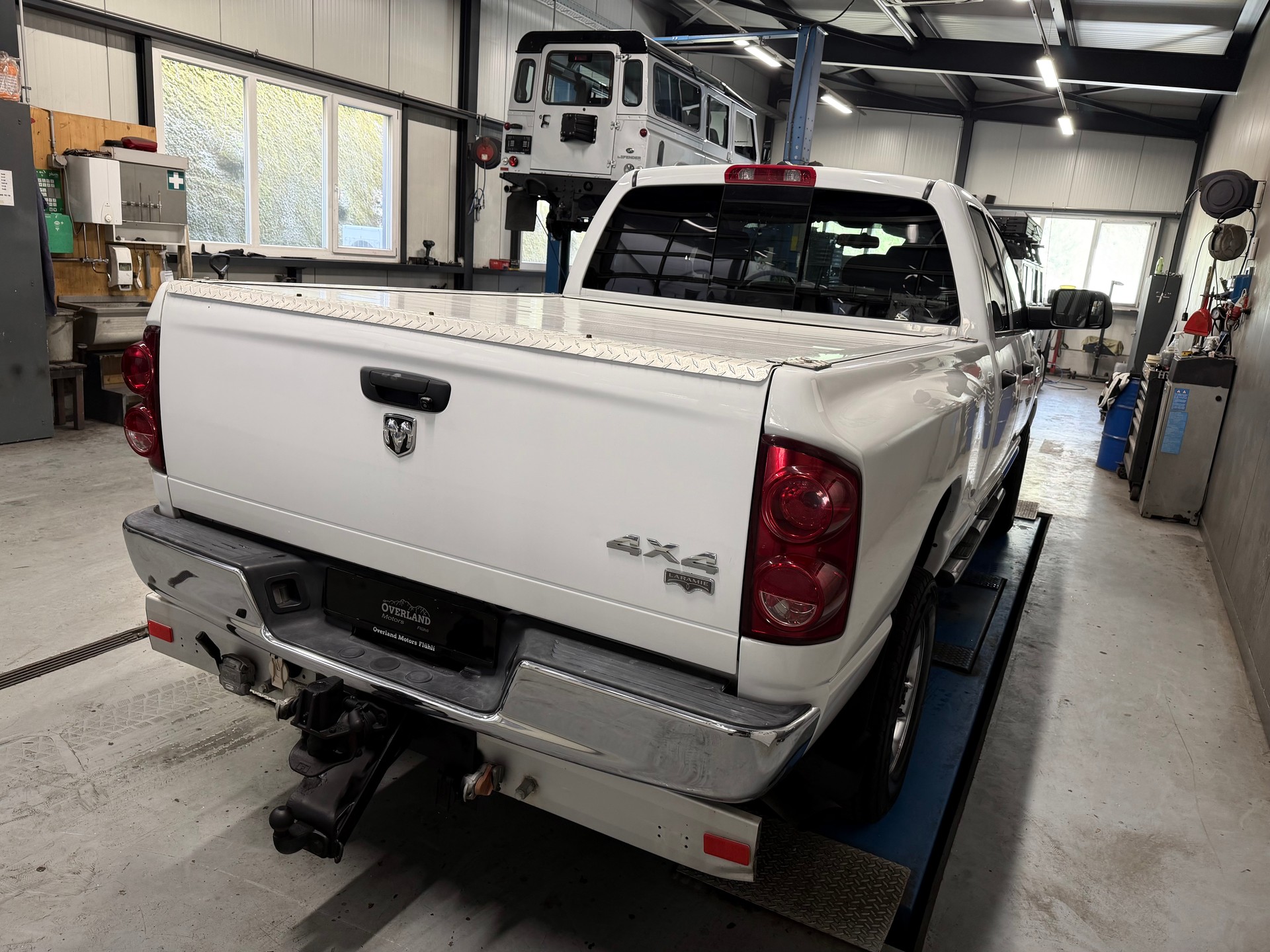 DODGE 2500 CUMMINS-showroom-element-3