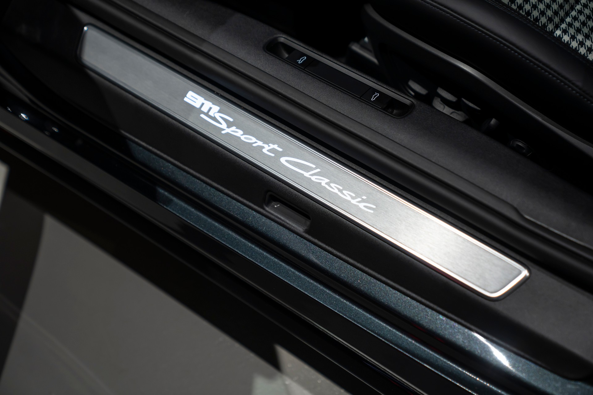 PORSCHE 911 Sport Classic PTS-image-21
