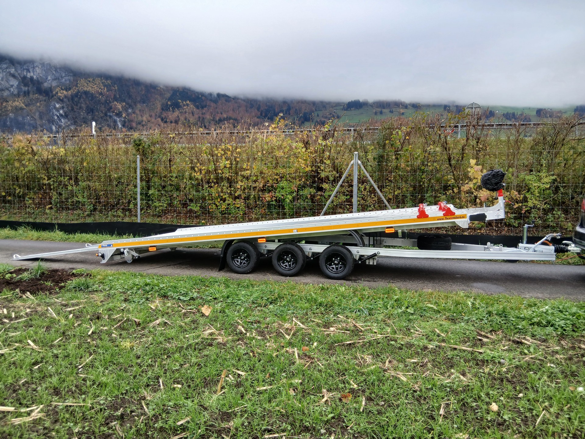 BESTTRAILERS SILVERSTONE 3'500kg Vollalu 5.2 Meter und 10 Zoll Räder-image-3