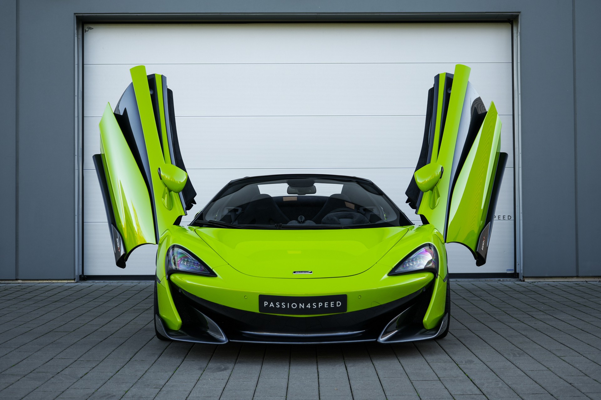 McLAREN 600LT Spider 3.8 V8 SSG-showroom-element-1