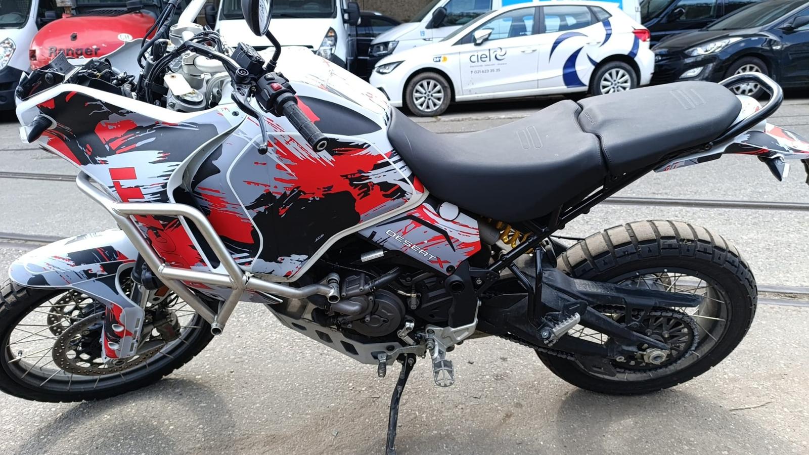 DUCATI Desert X-image-2