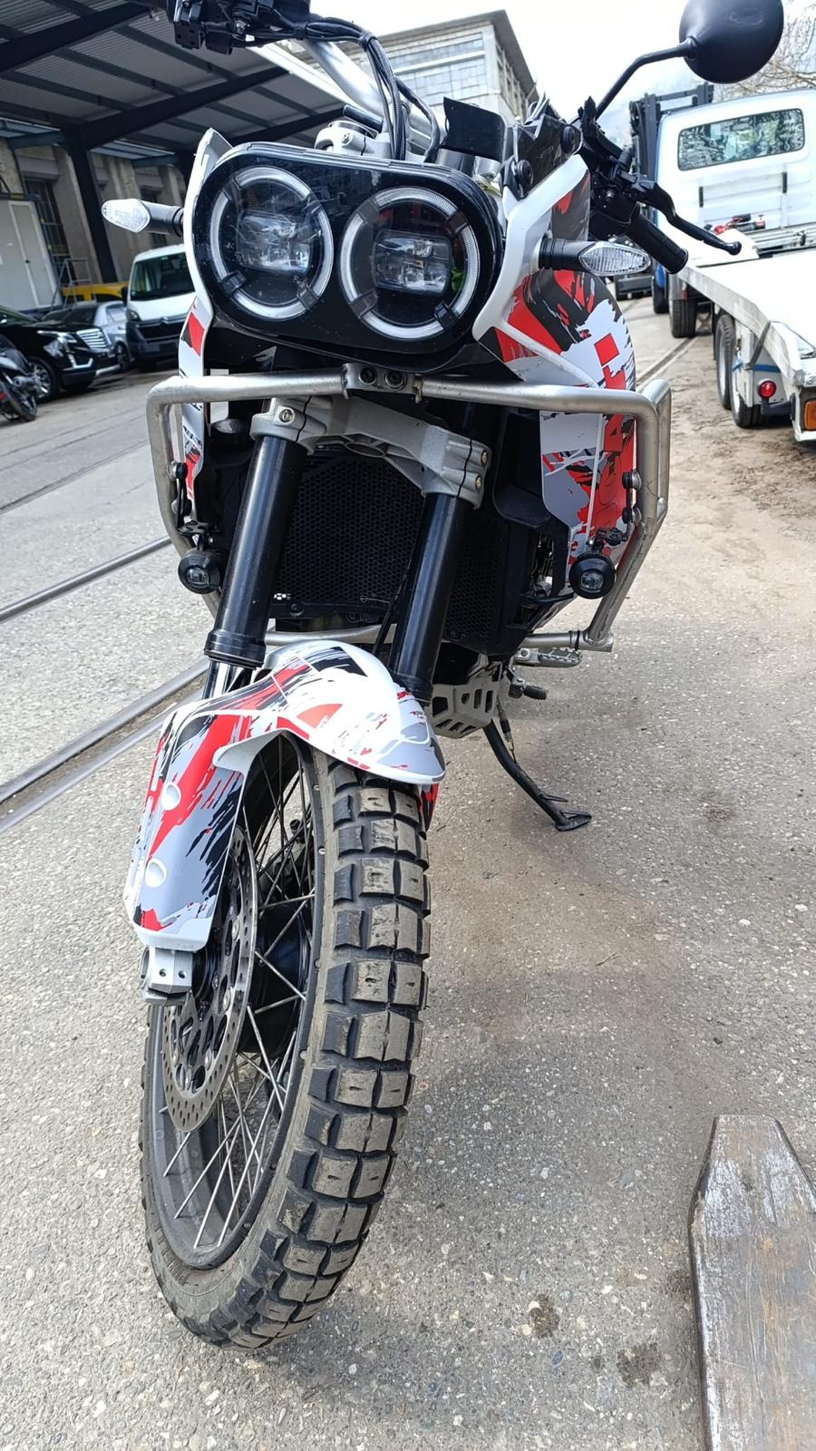 DUCATI Desert X-image-1