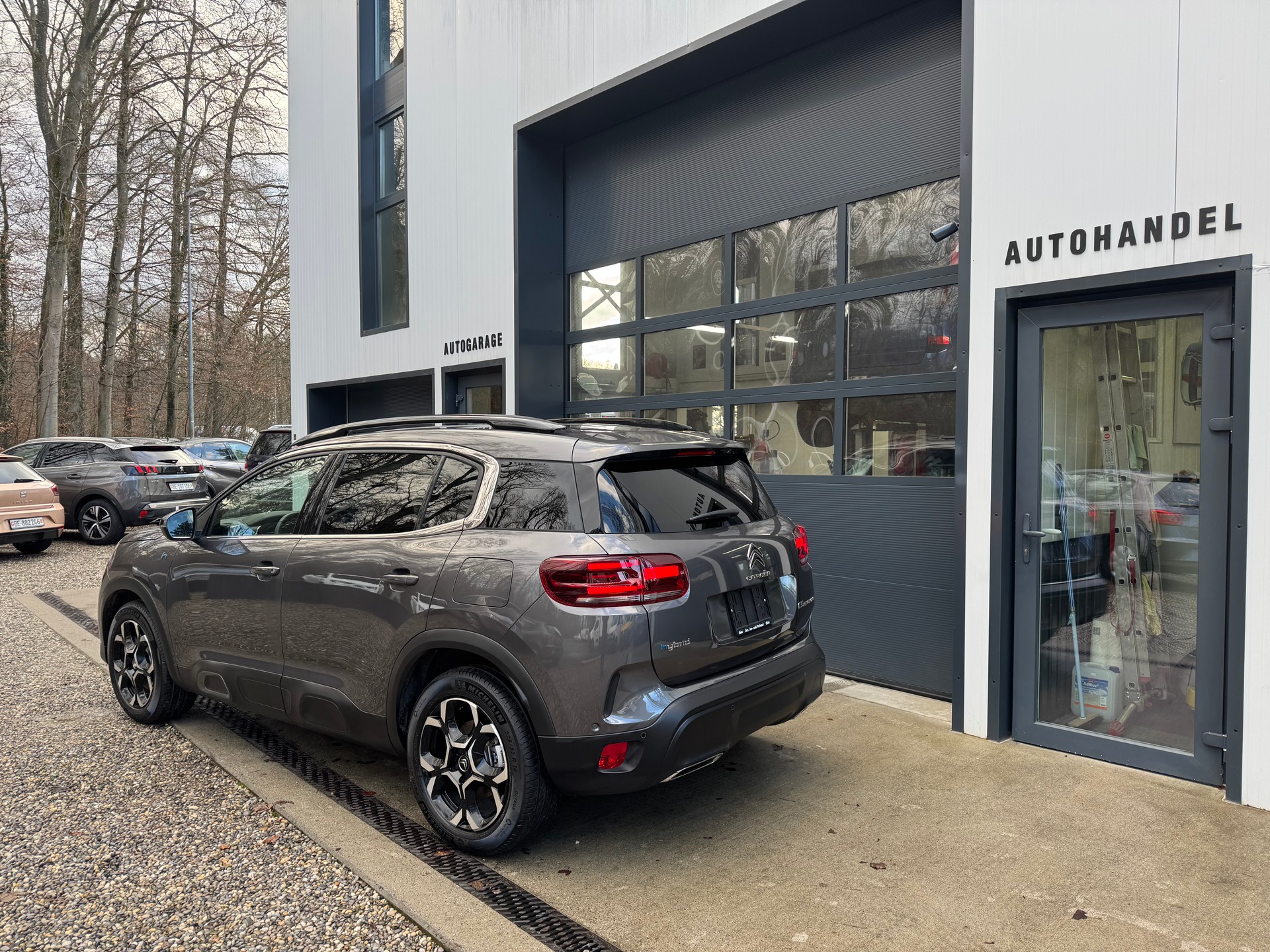 CITROEN C5 Aircross 1.6 PHEV Shine-image-4