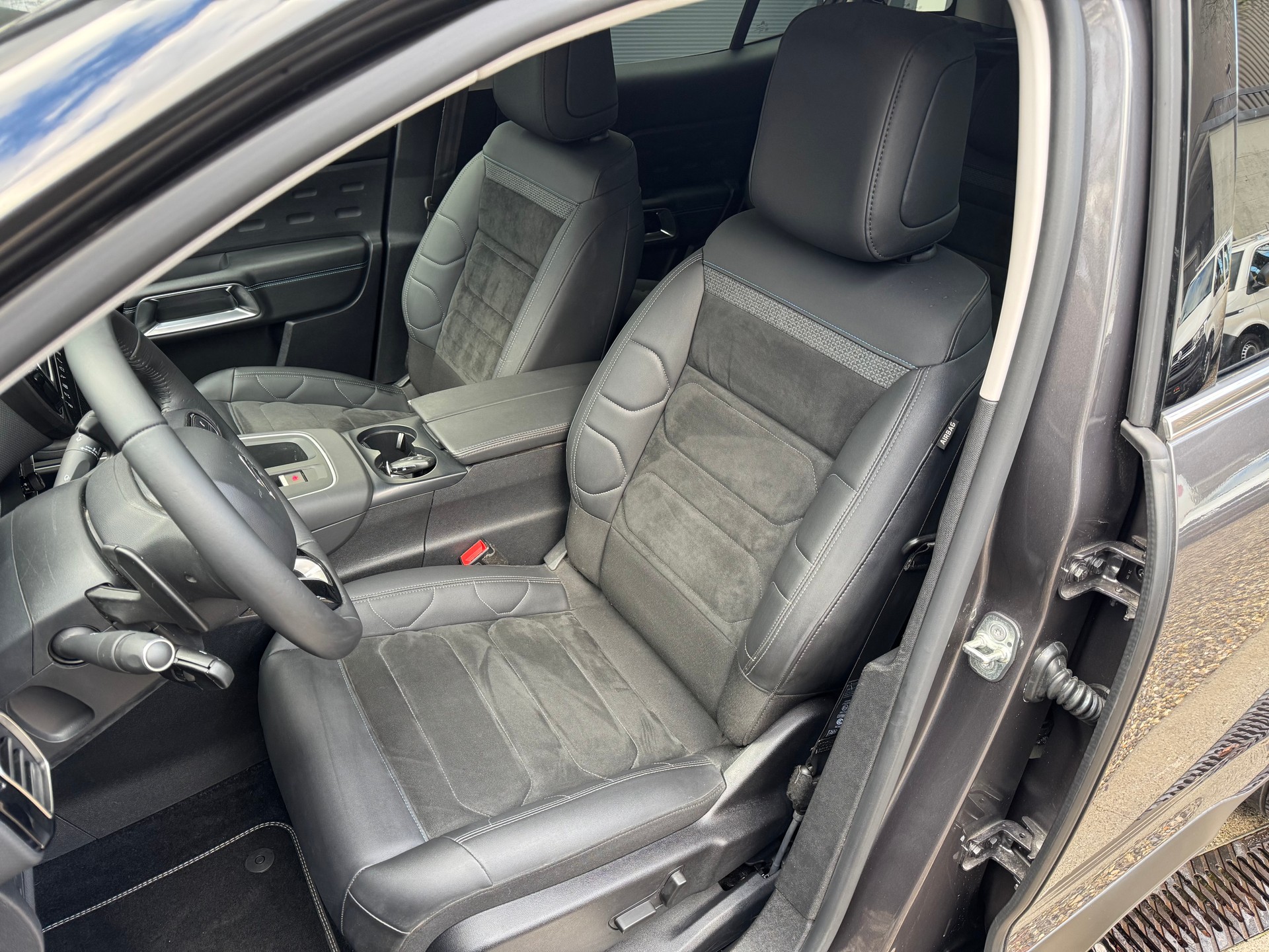 CITROEN C5 Aircross 1.6 PHEV Shine-image-12