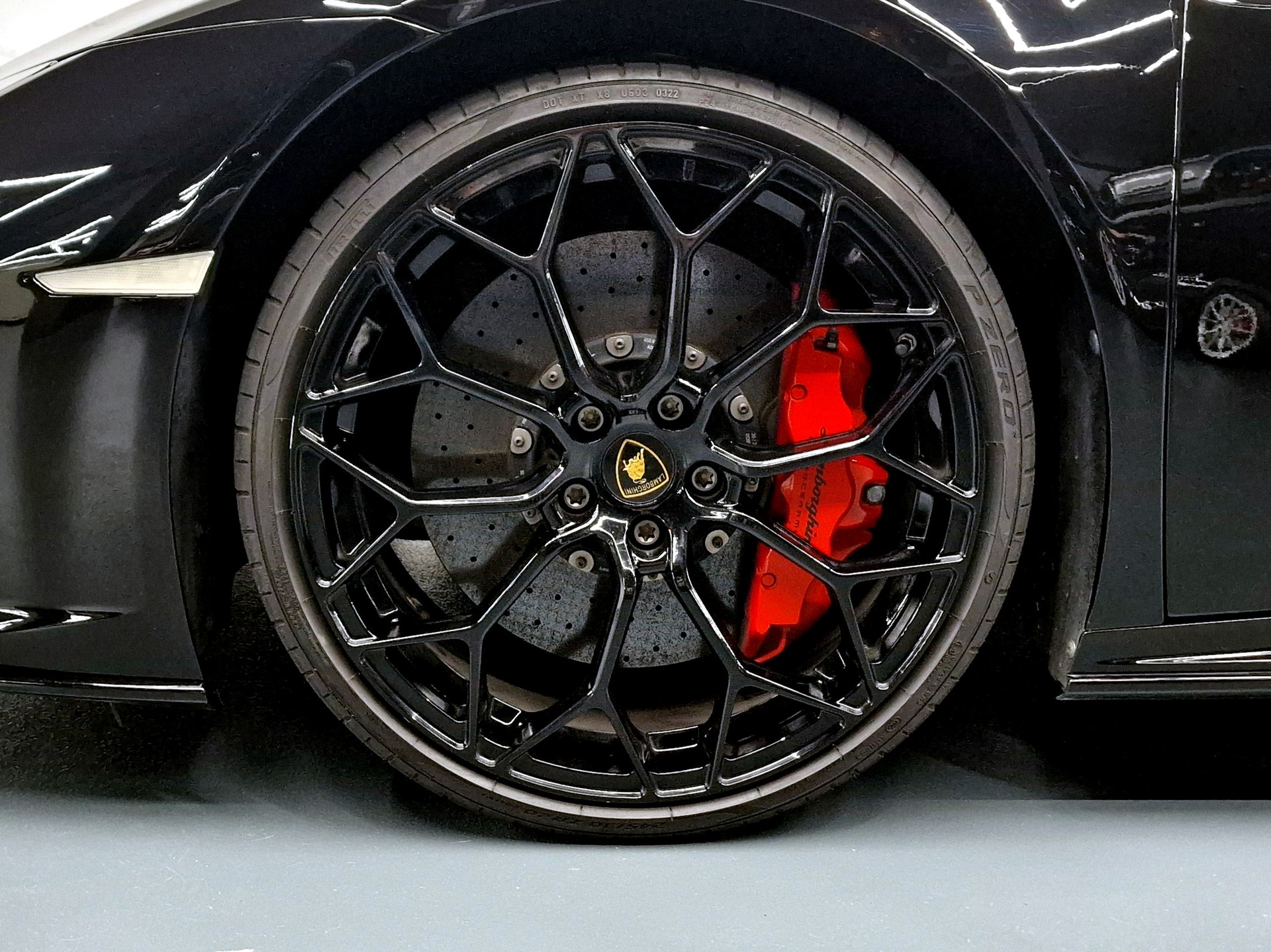 LAMBORGHINI Huracan Spyder 5.2 EVO-image-11