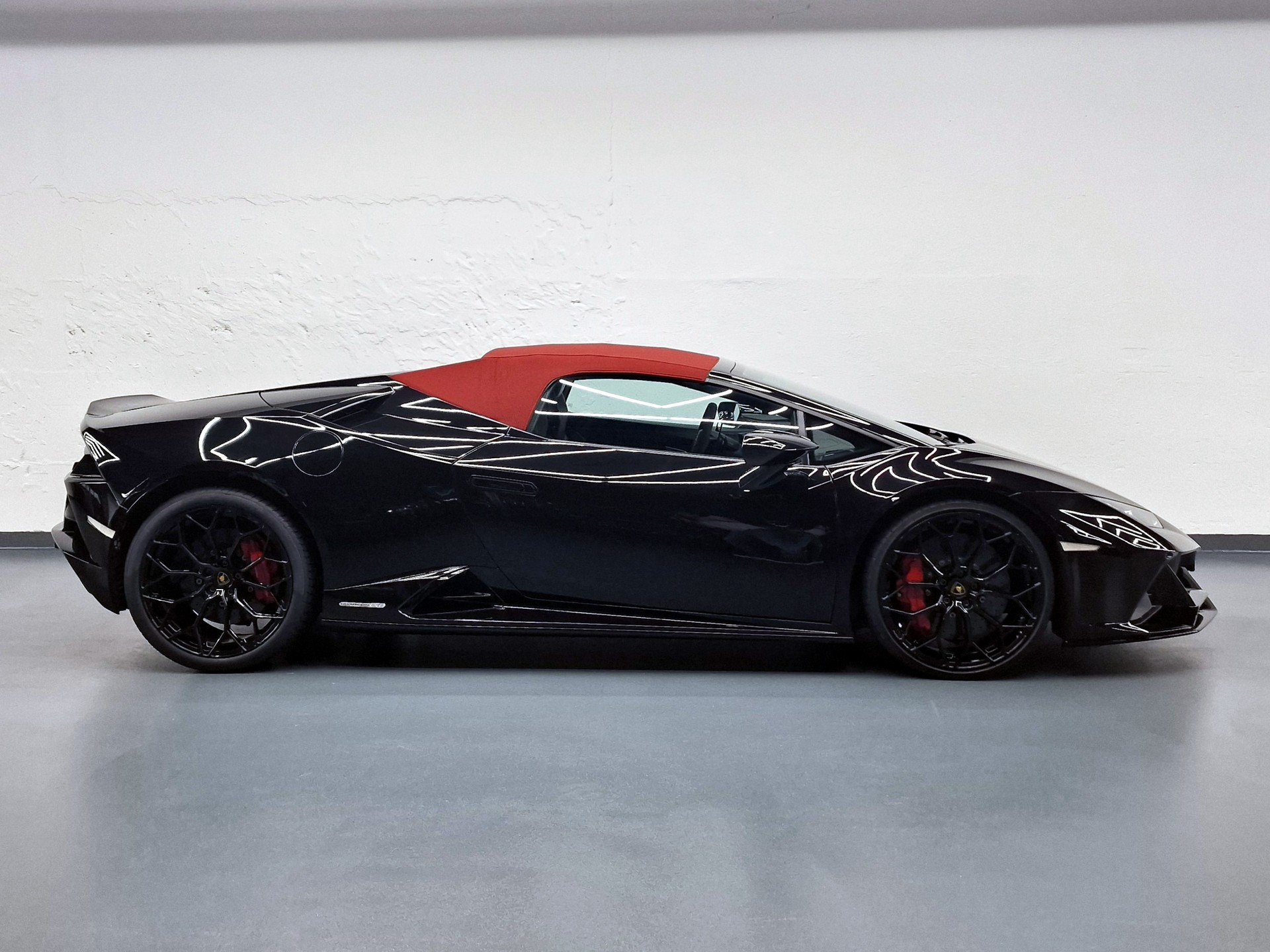 LAMBORGHINI Huracan Spyder 5.2 EVO-showroom-element-3