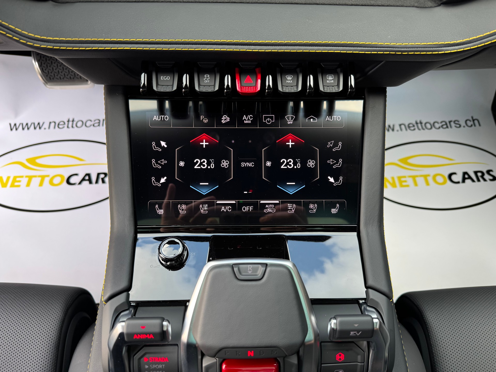LAMBORGHINI Urus SE MY25-image-11