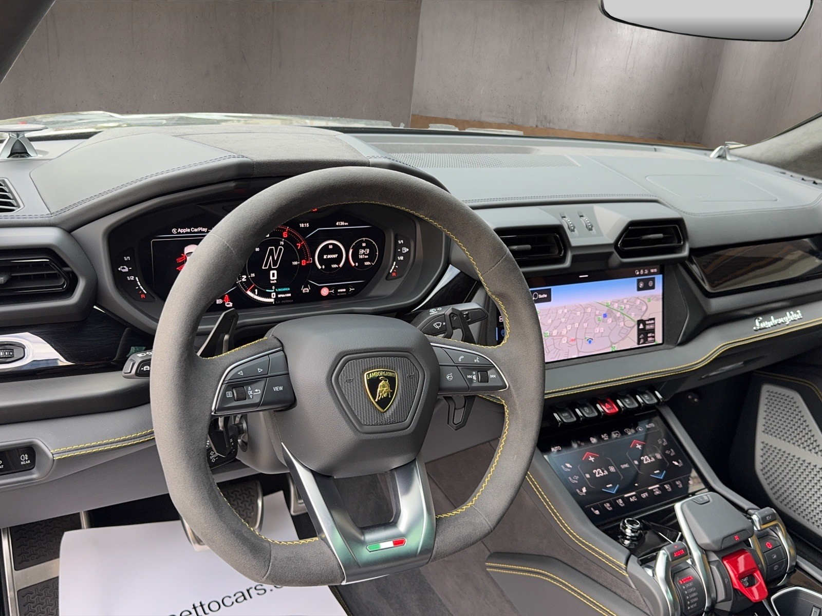 LAMBORGHINI Urus SE MY25-image-9