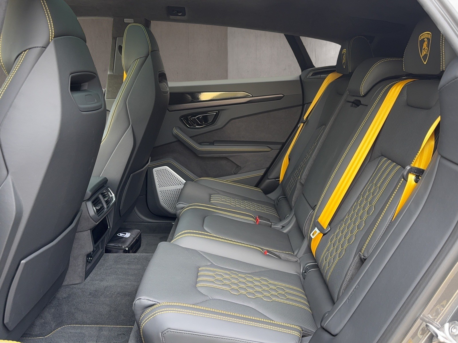 LAMBORGHINI Urus SE MY25-image-7