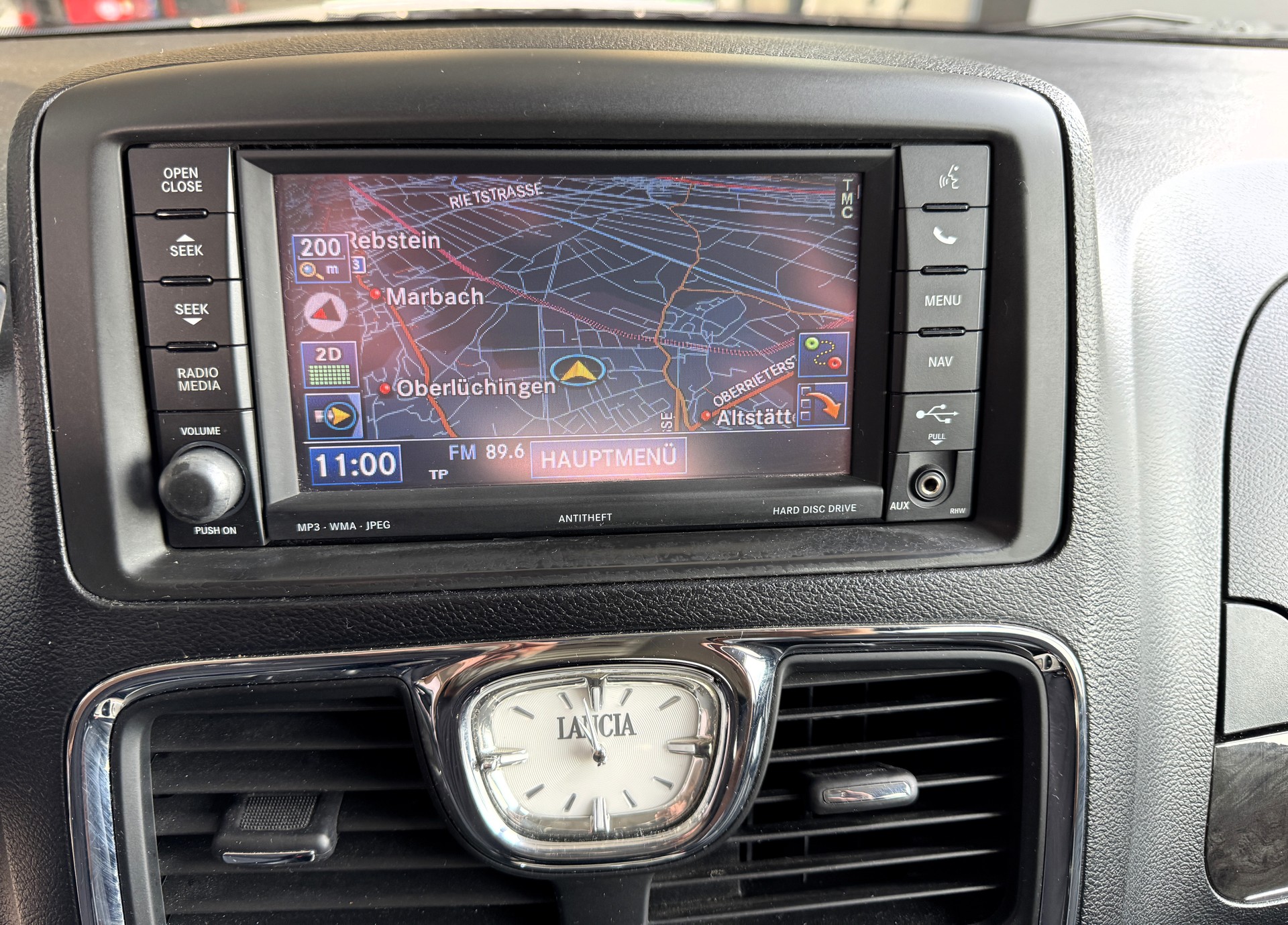 LANCIA Voyager 2.8D Gold Automatic-image-13