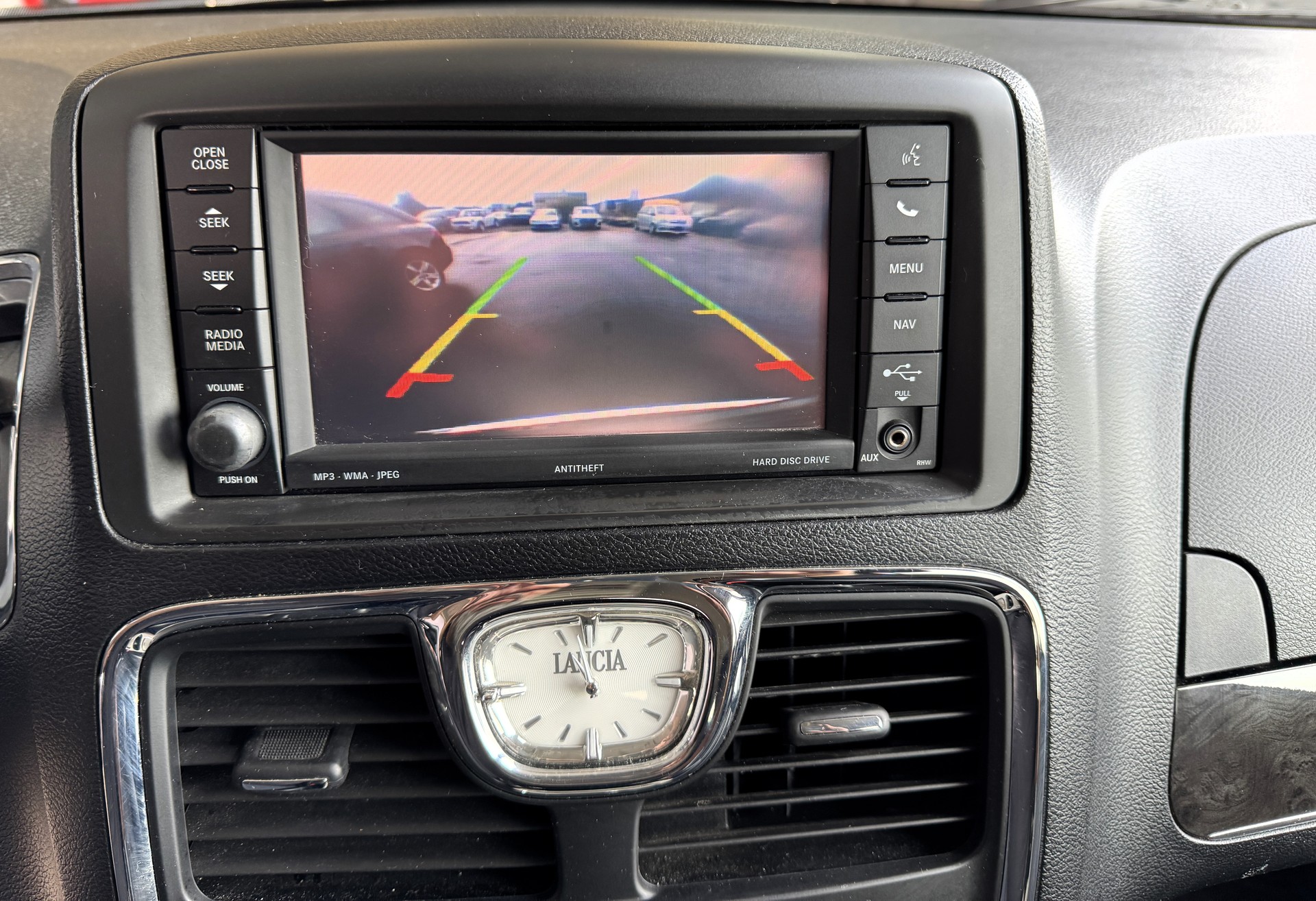 LANCIA Voyager 2.8D Gold Automatic-image-11
