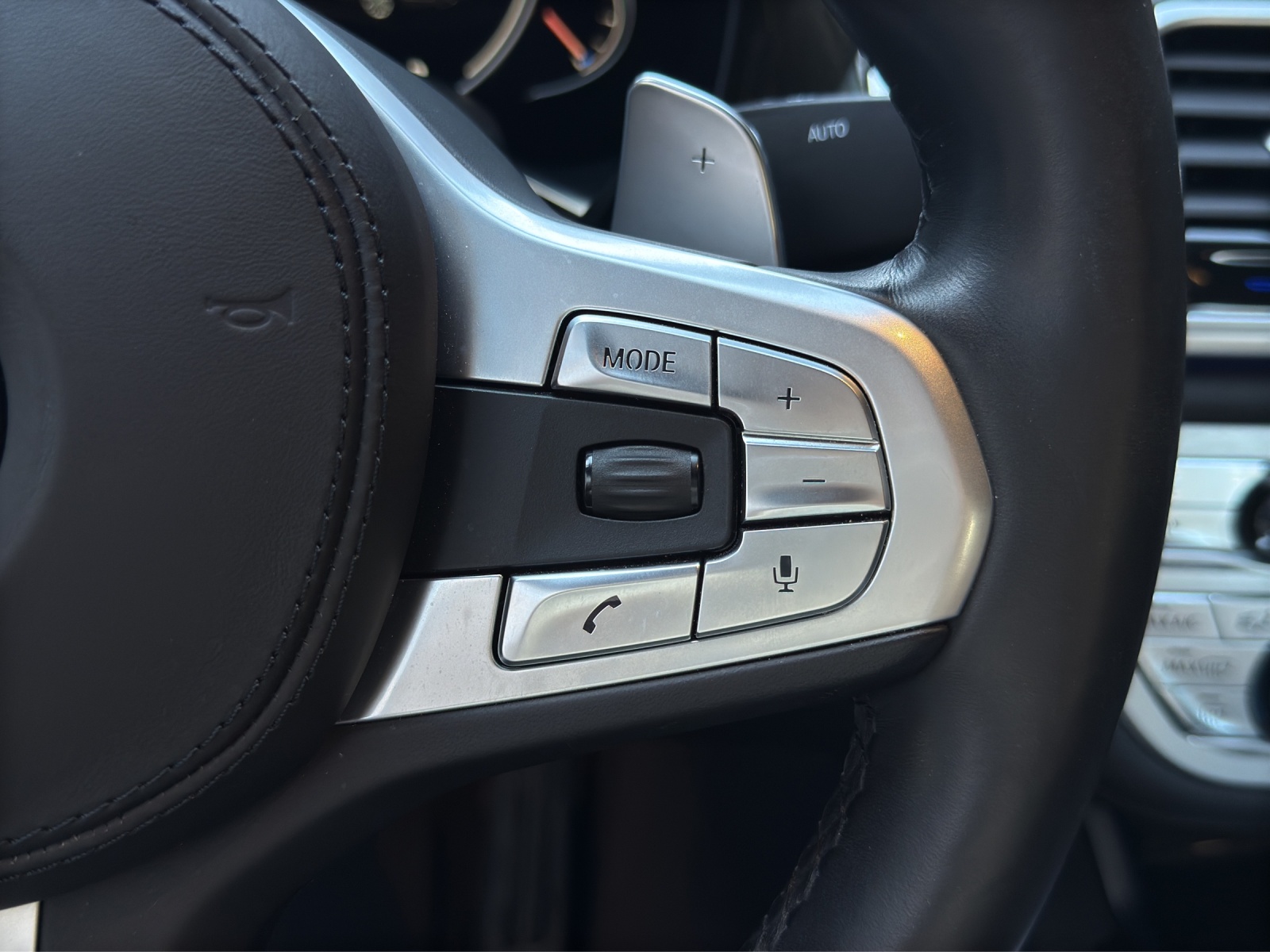 BMW 750d xDrive Steptronic//M-Sport-image-18