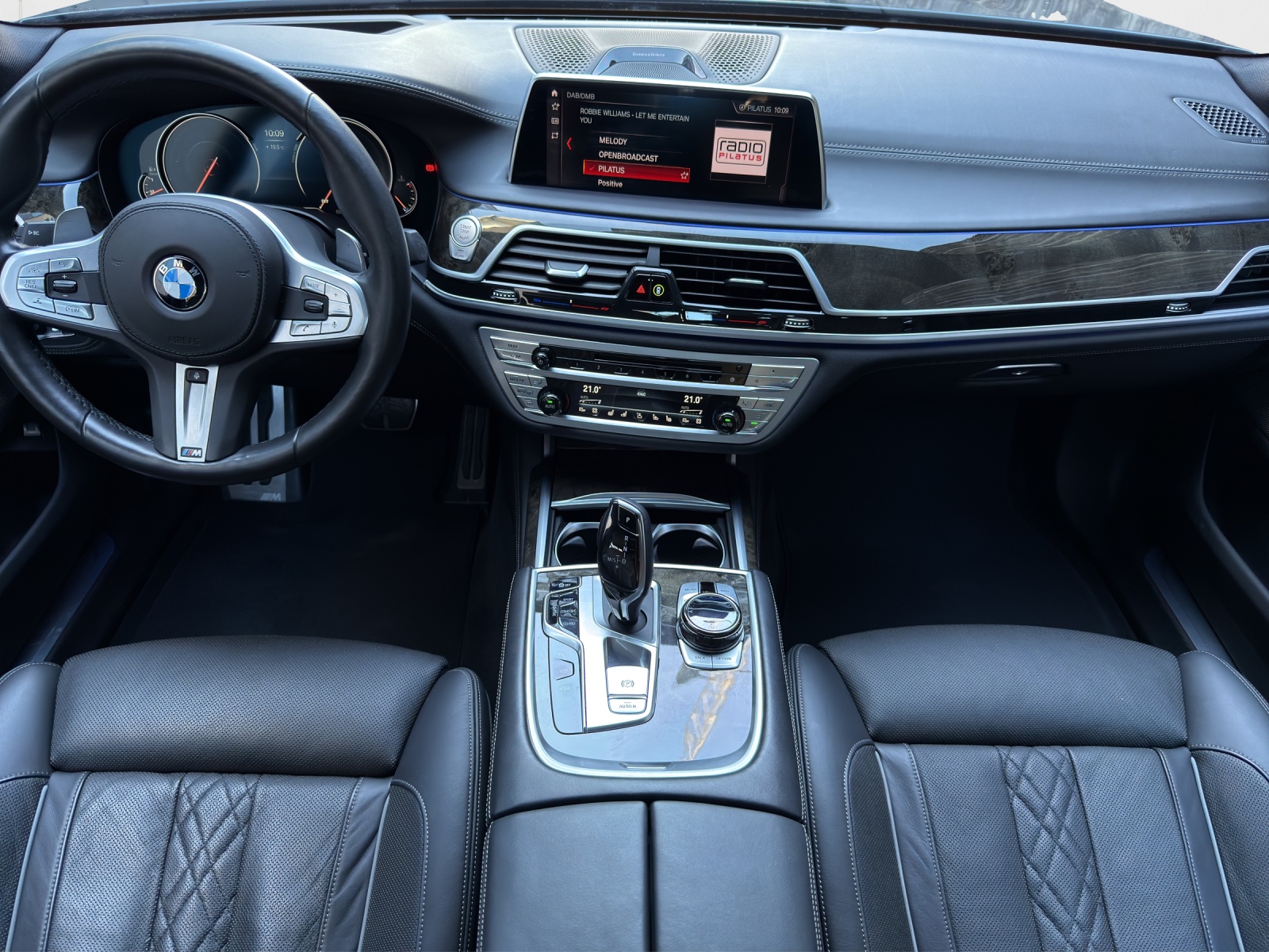 BMW 750d xDrive Steptronic//M-Sport-image-9