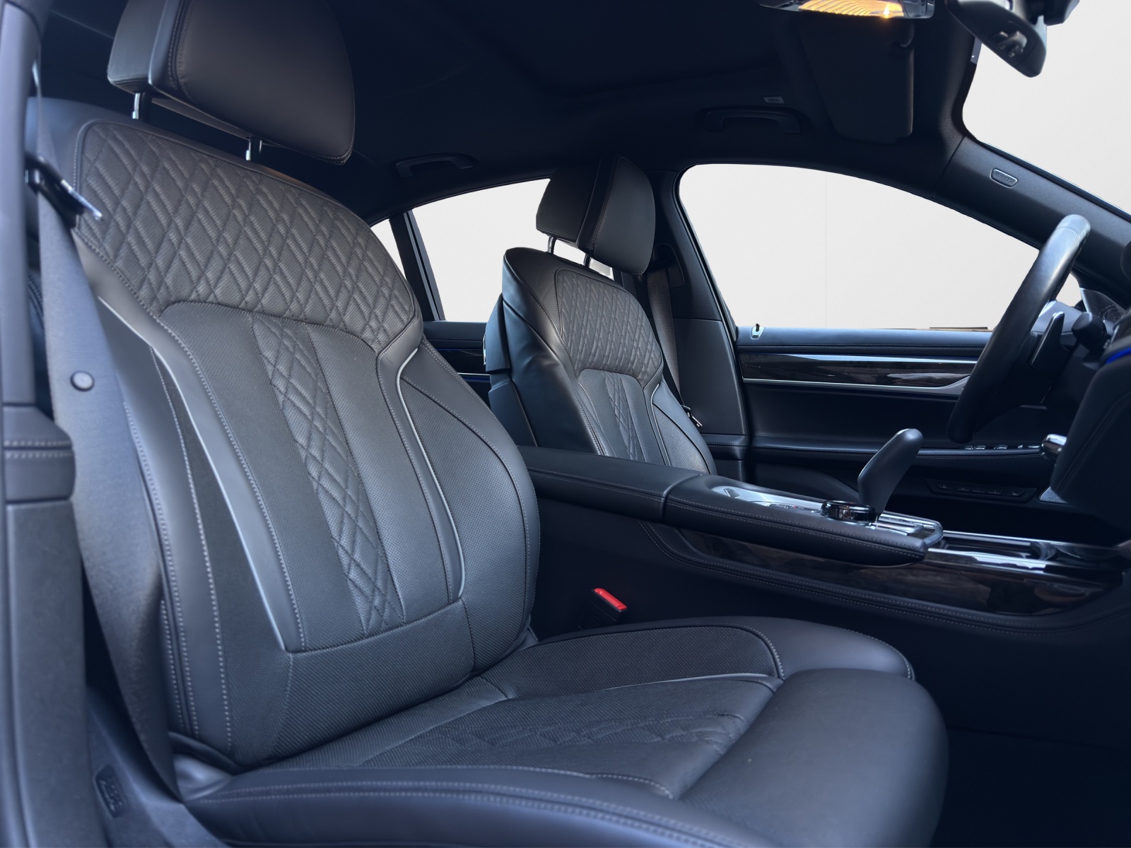 BMW 750d xDrive Steptronic//M-Sport-image-22
