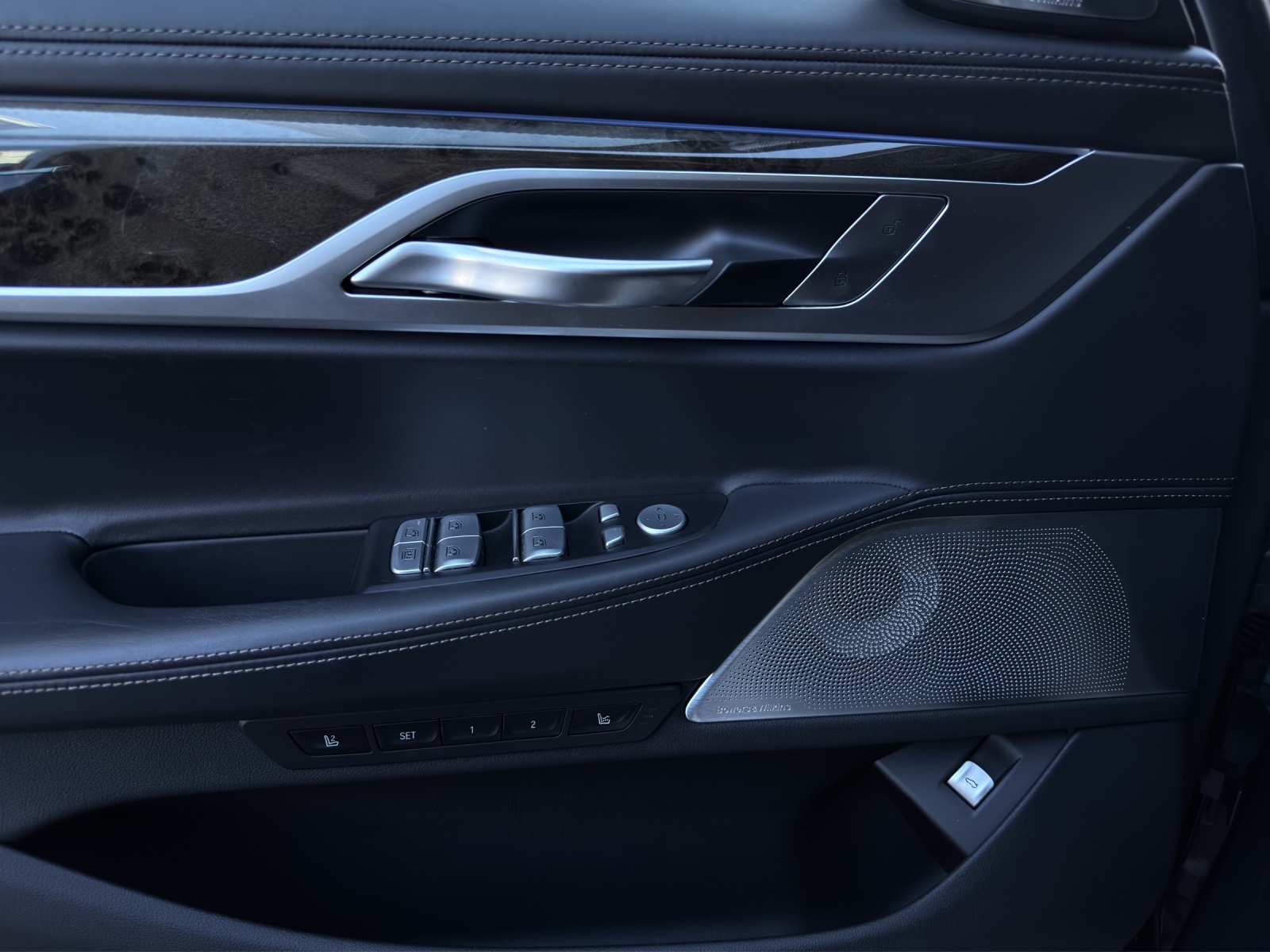BMW 750d xDrive Steptronic//M-Sport-image-21