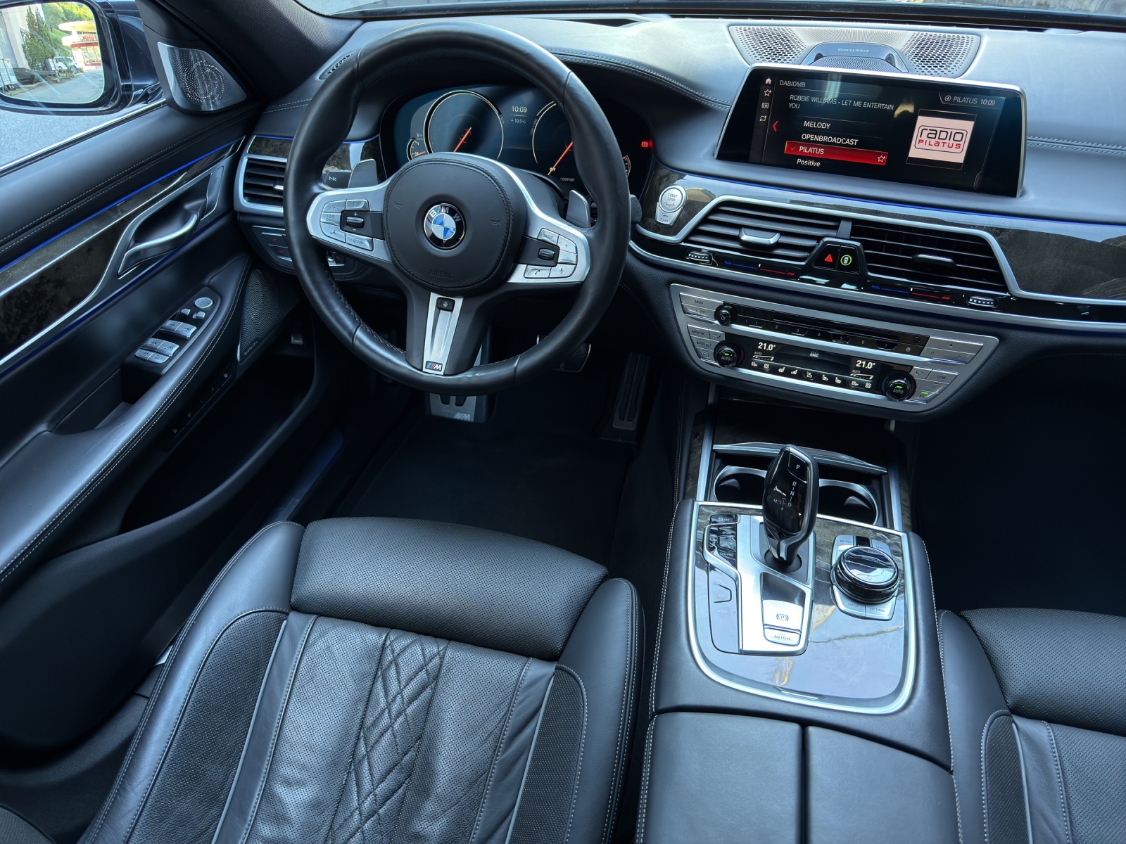 BMW 750d xDrive Steptronic//M-Sport-image-10