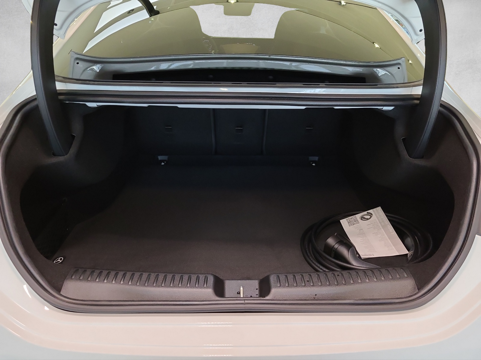 MERCEDES-BENZ CLA 350 4 Matic 85 kWh EQ-image-13