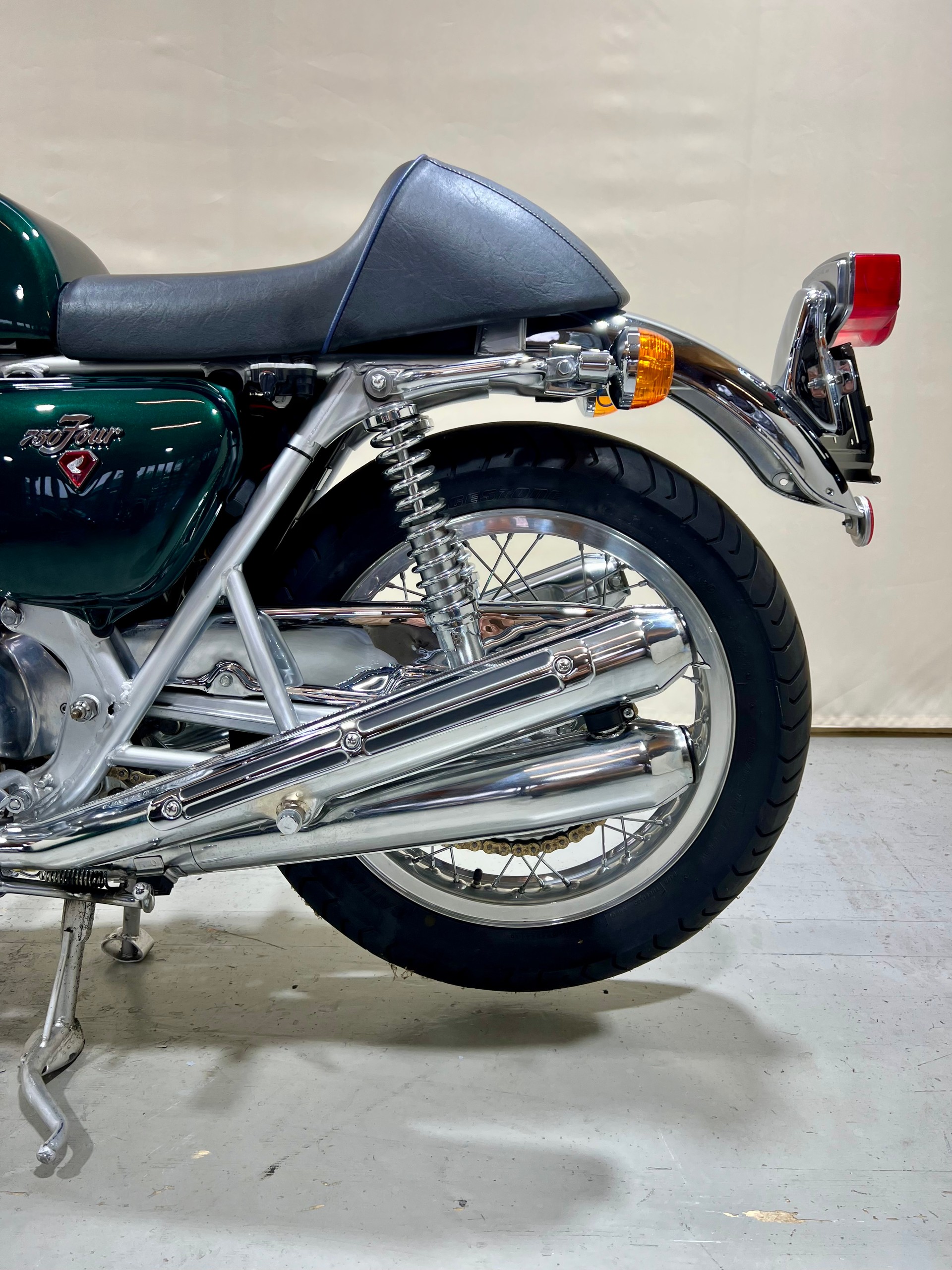 HONDA CB 750 Four K2-image-7