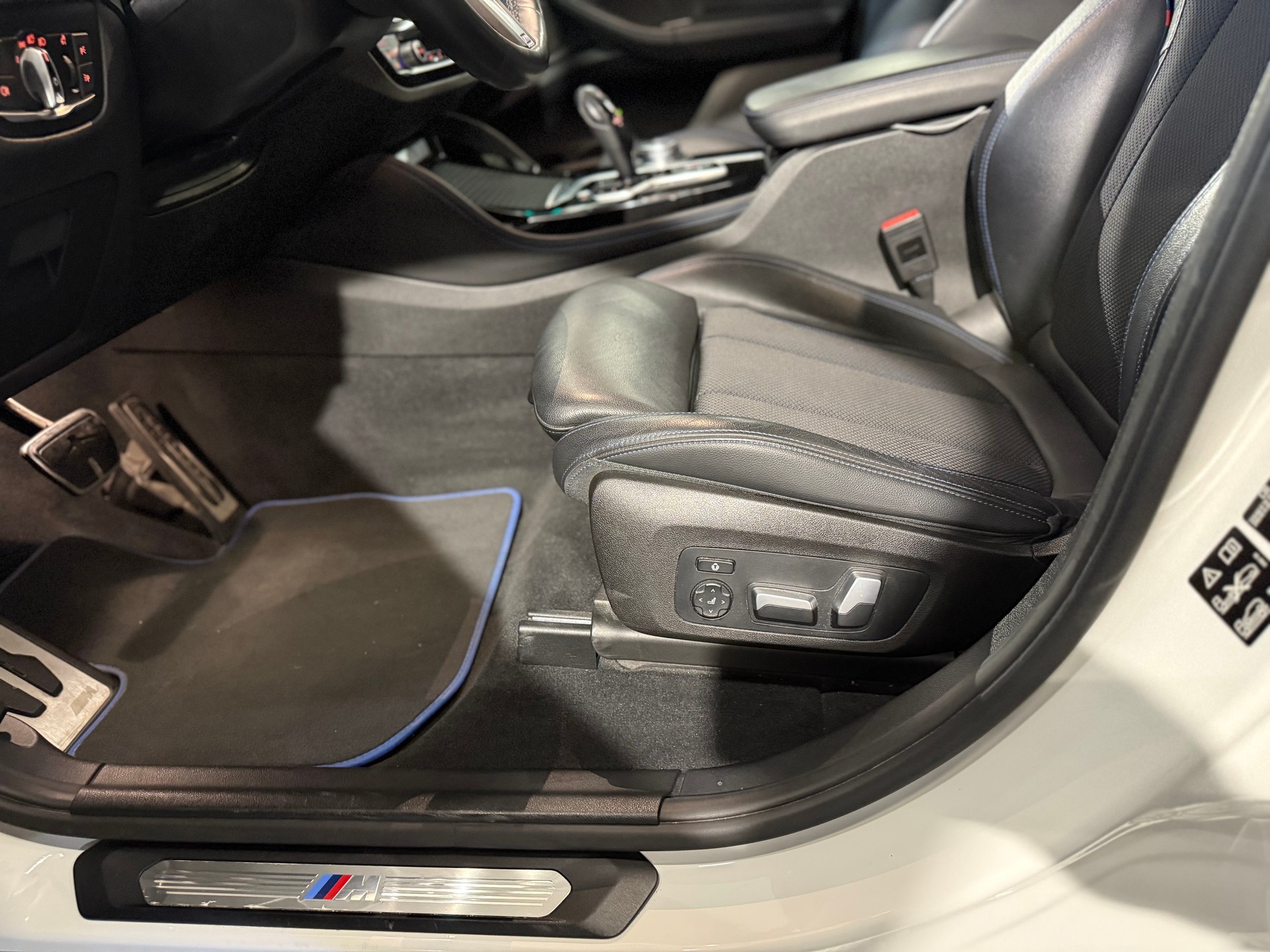 BMW X4 xDrive 20d M Sport Steptronic-image-17