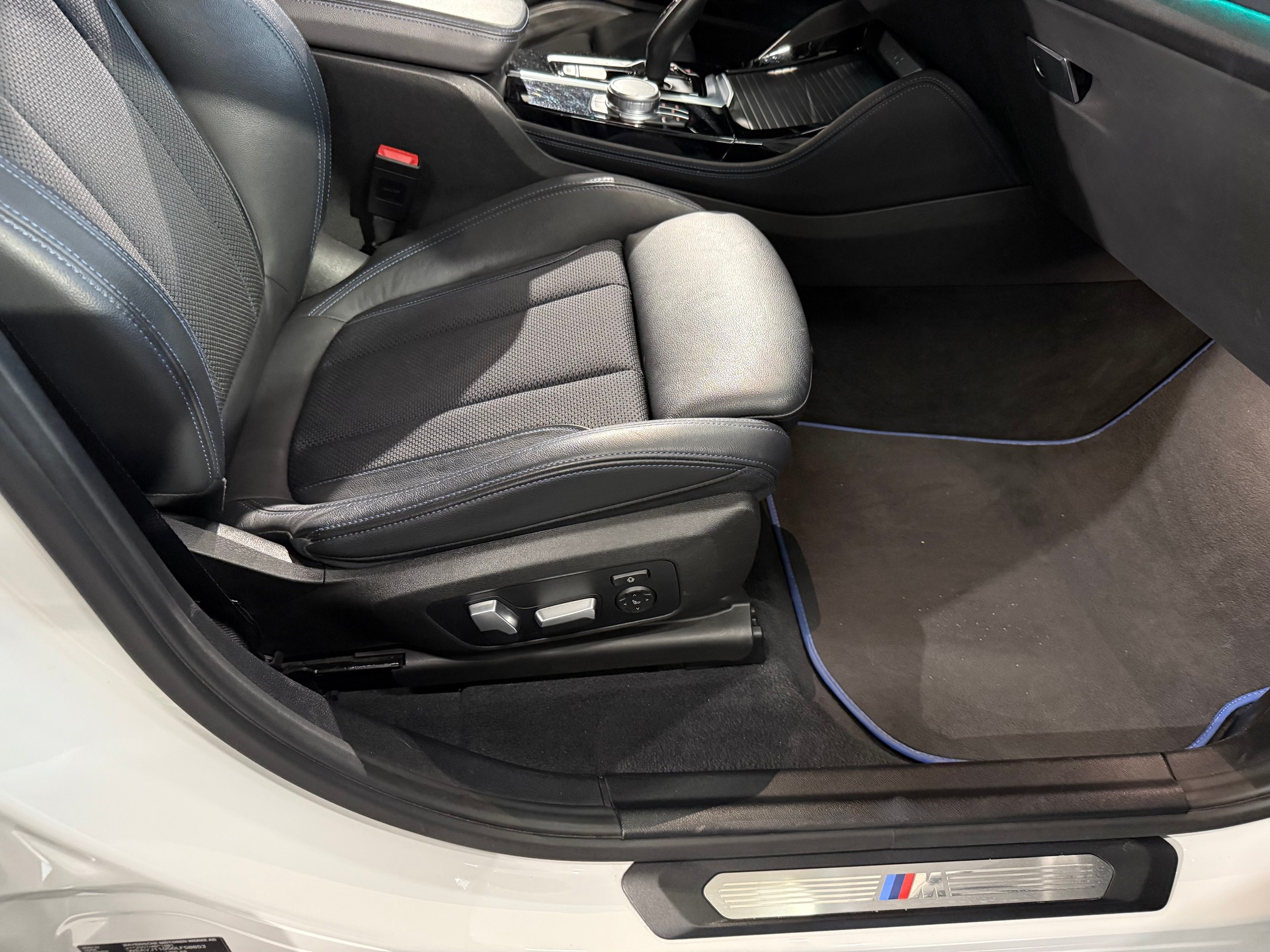 BMW X4 xDrive 20d M Sport Steptronic-image-18