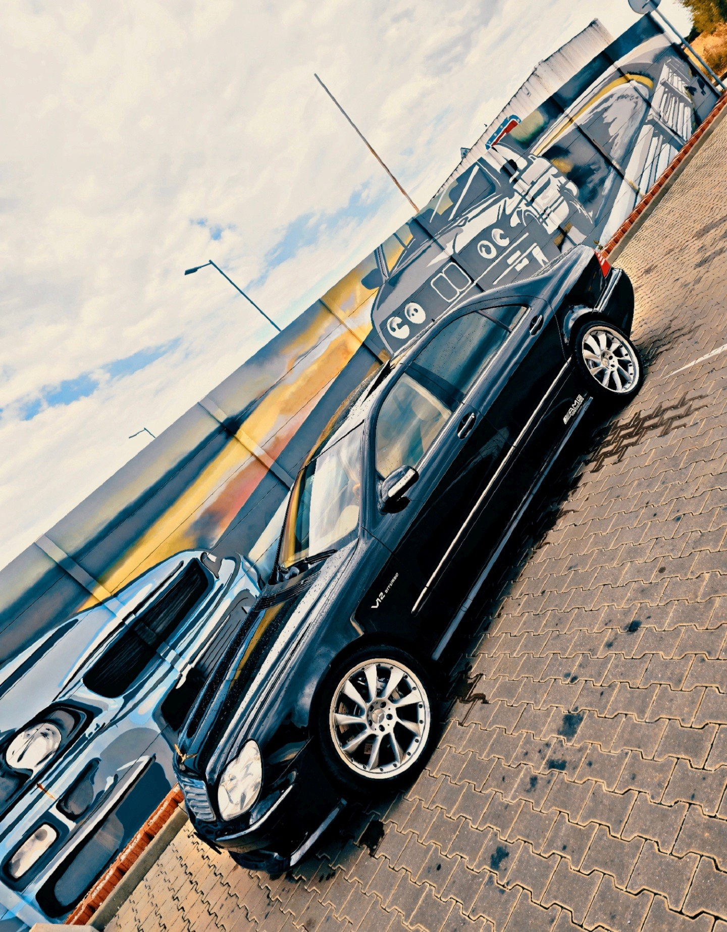 MERCEDES-BENZ V12 Biturbo AMG-showroom-element-1