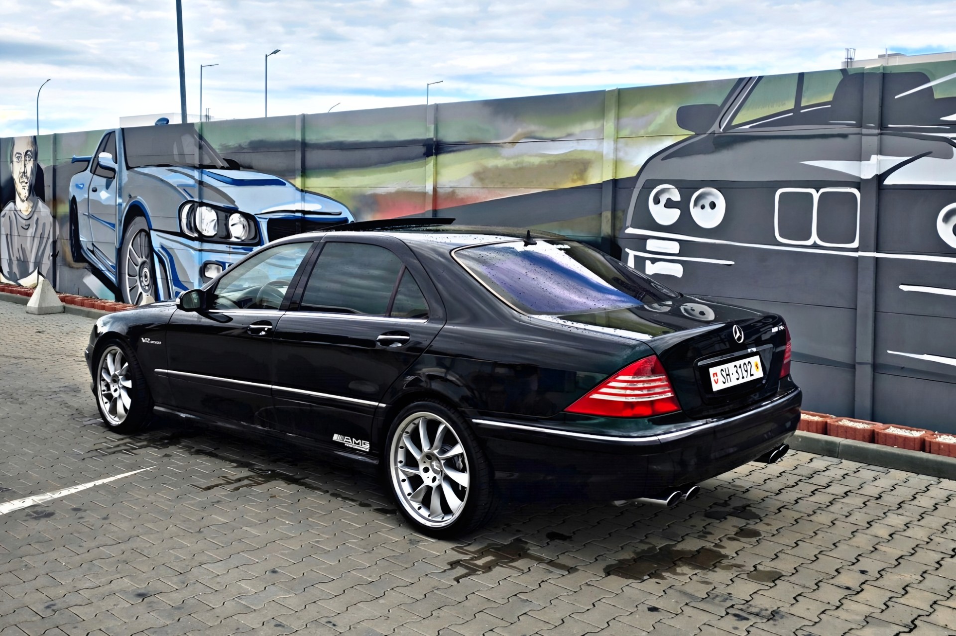 MERCEDES-BENZ V12 Biturbo AMG-showroom-element-3