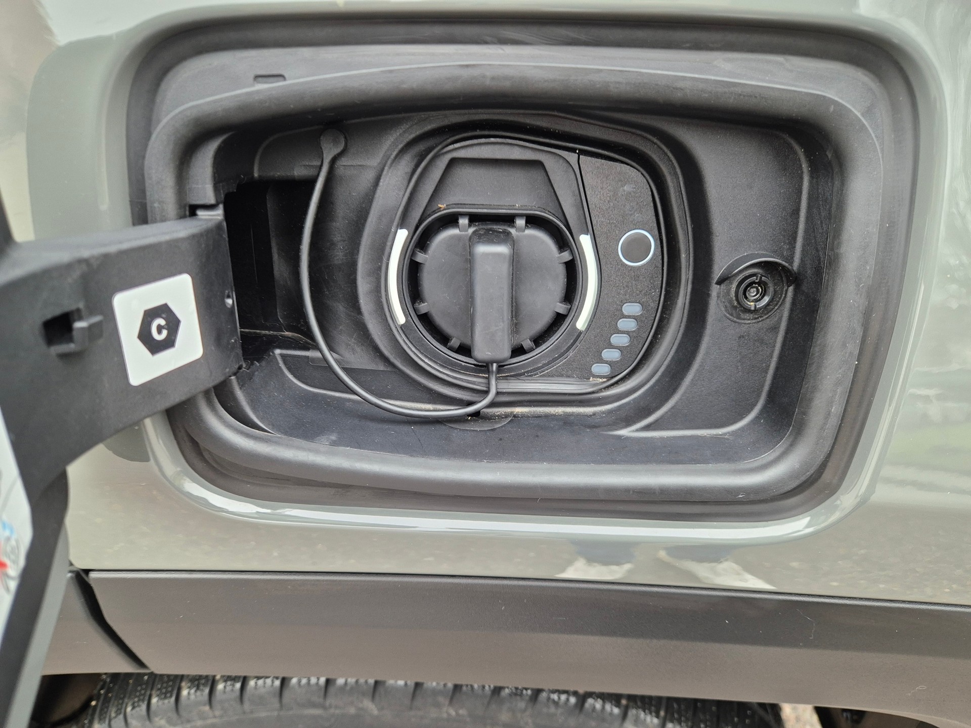 JEEP Renegade 1.3 T PHEV S Plus AWD-image-8