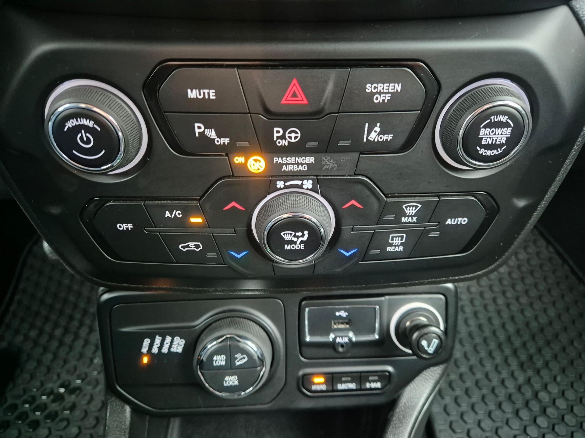 JEEP Renegade 1.3 T PHEV S Plus AWD-image-18
