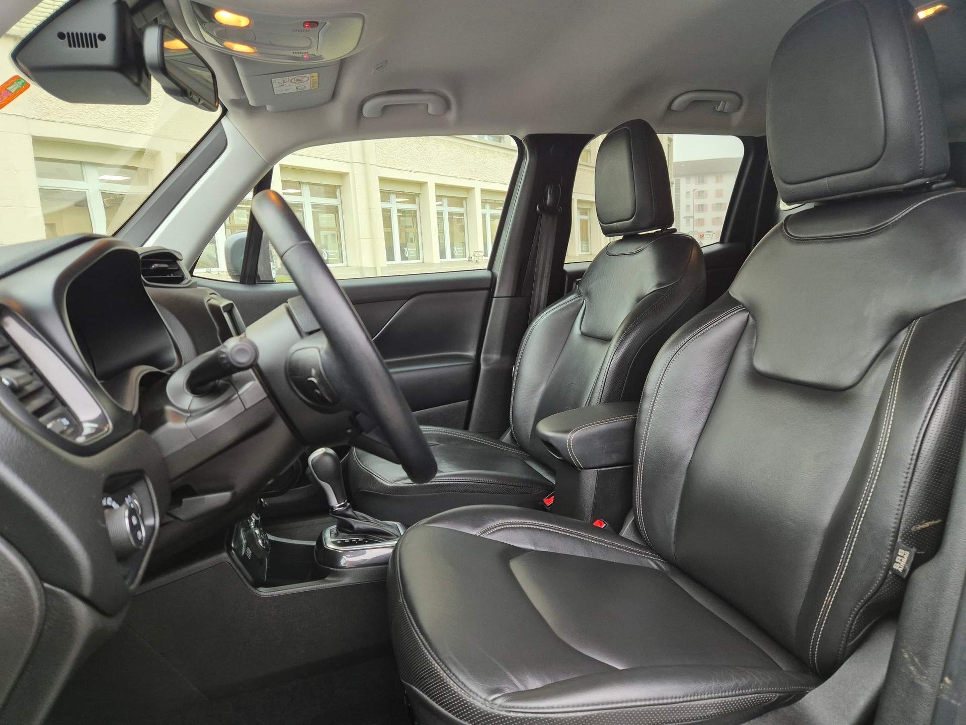 JEEP Renegade 1.3 T PHEV S Plus AWD-image-12