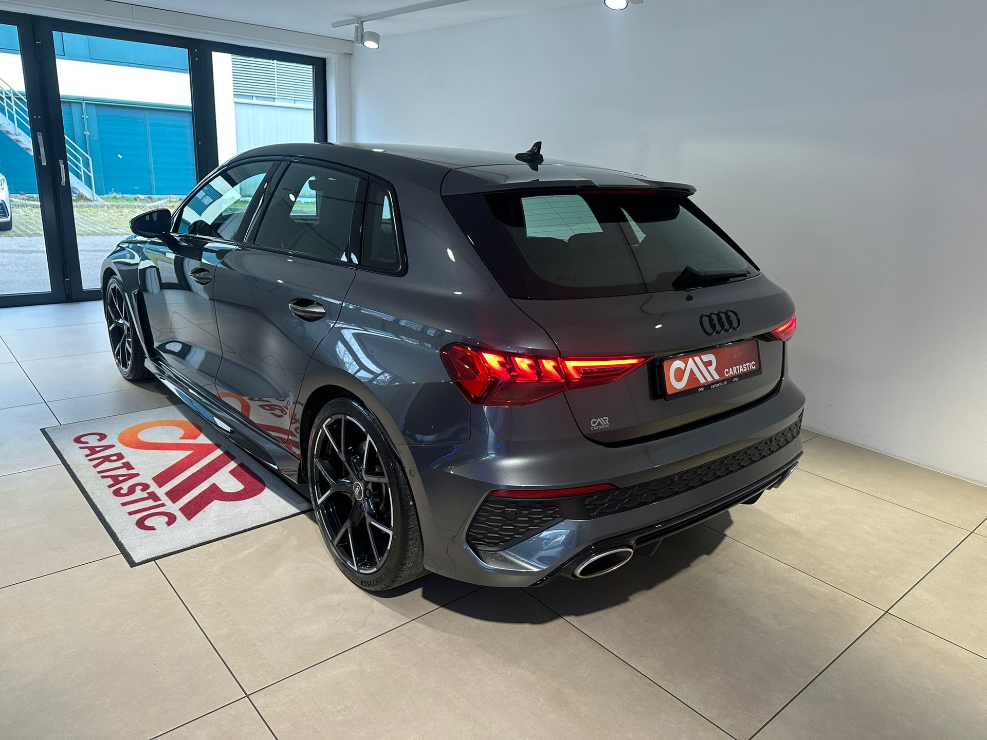 AUDI RS3 SB 2.5 TSI quattro-showroom-element-2