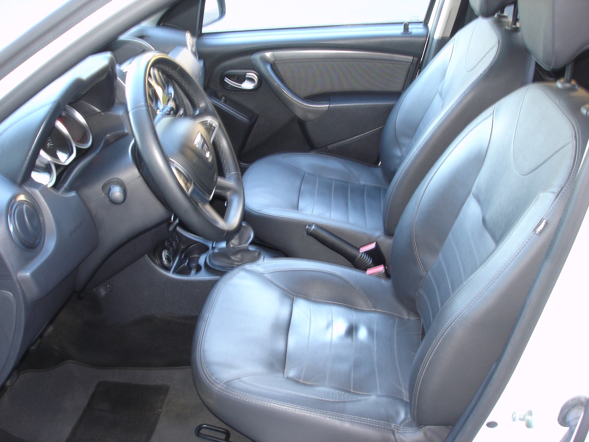 DACIA Duster 1.2 T Privilège 4x4-image-11