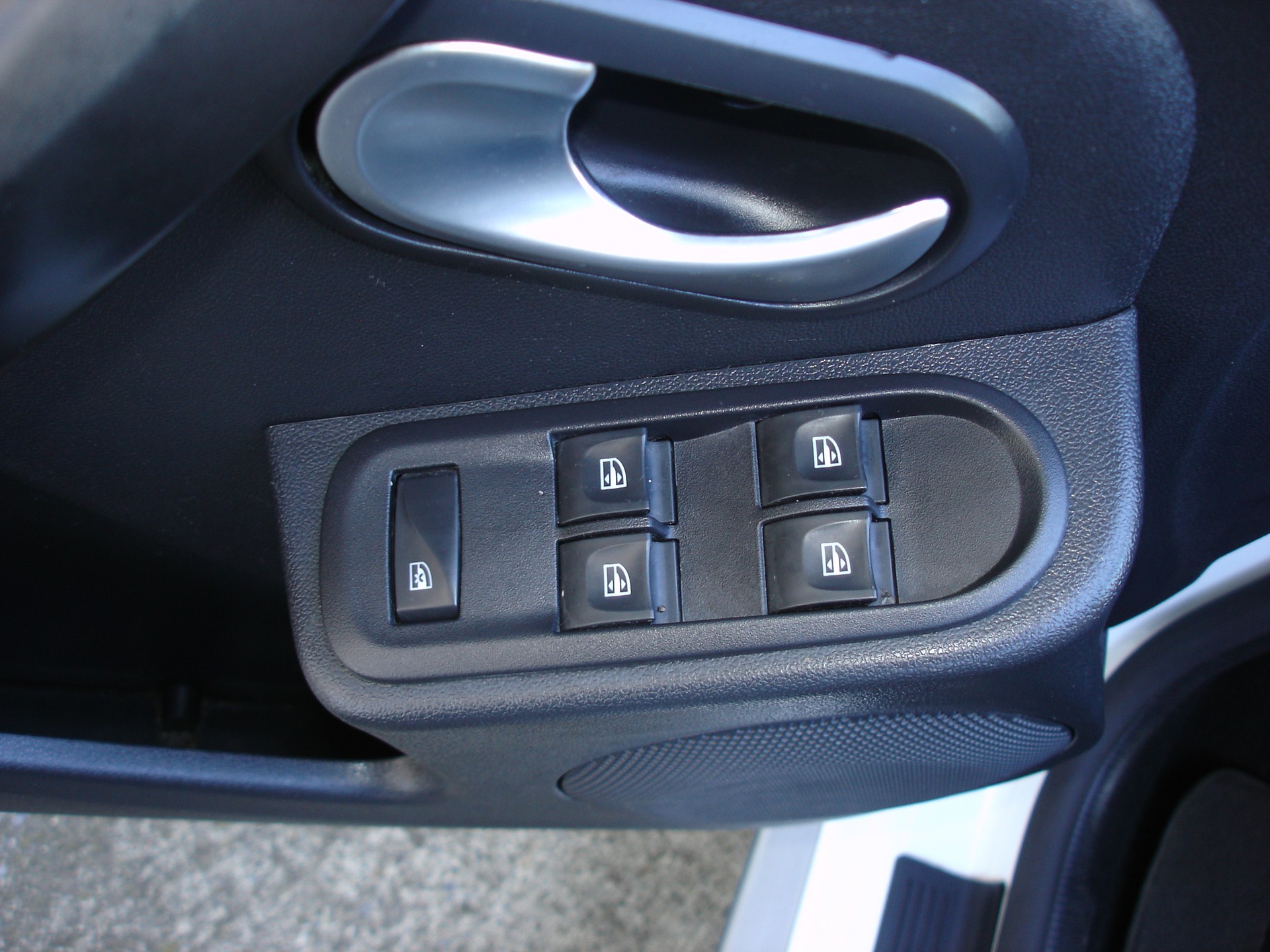 DACIA Duster 1.2 T Privilège 4x4-image-12