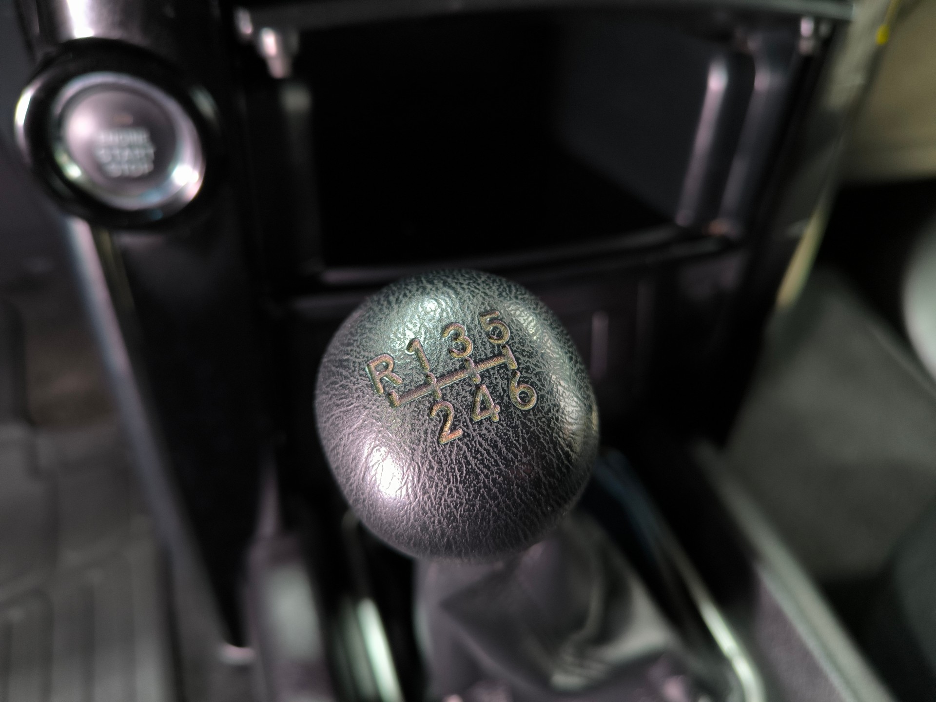 TOYOTA Land Cruiser 2.8TD Terra-image-8